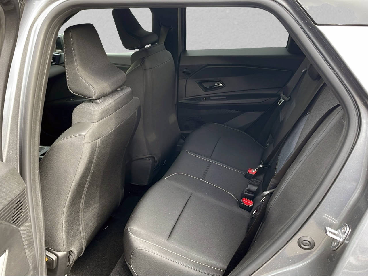 NISSAN Micra Advance 52 kwh 150 PS-image-6