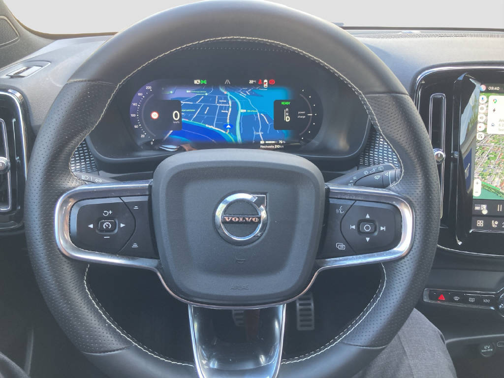 VOLVO XC40 P8 Twin R-Design AWD-image-8