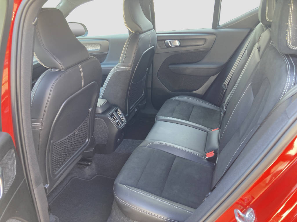 VOLVO XC40 P8 Twin R-Design AWD-image-7