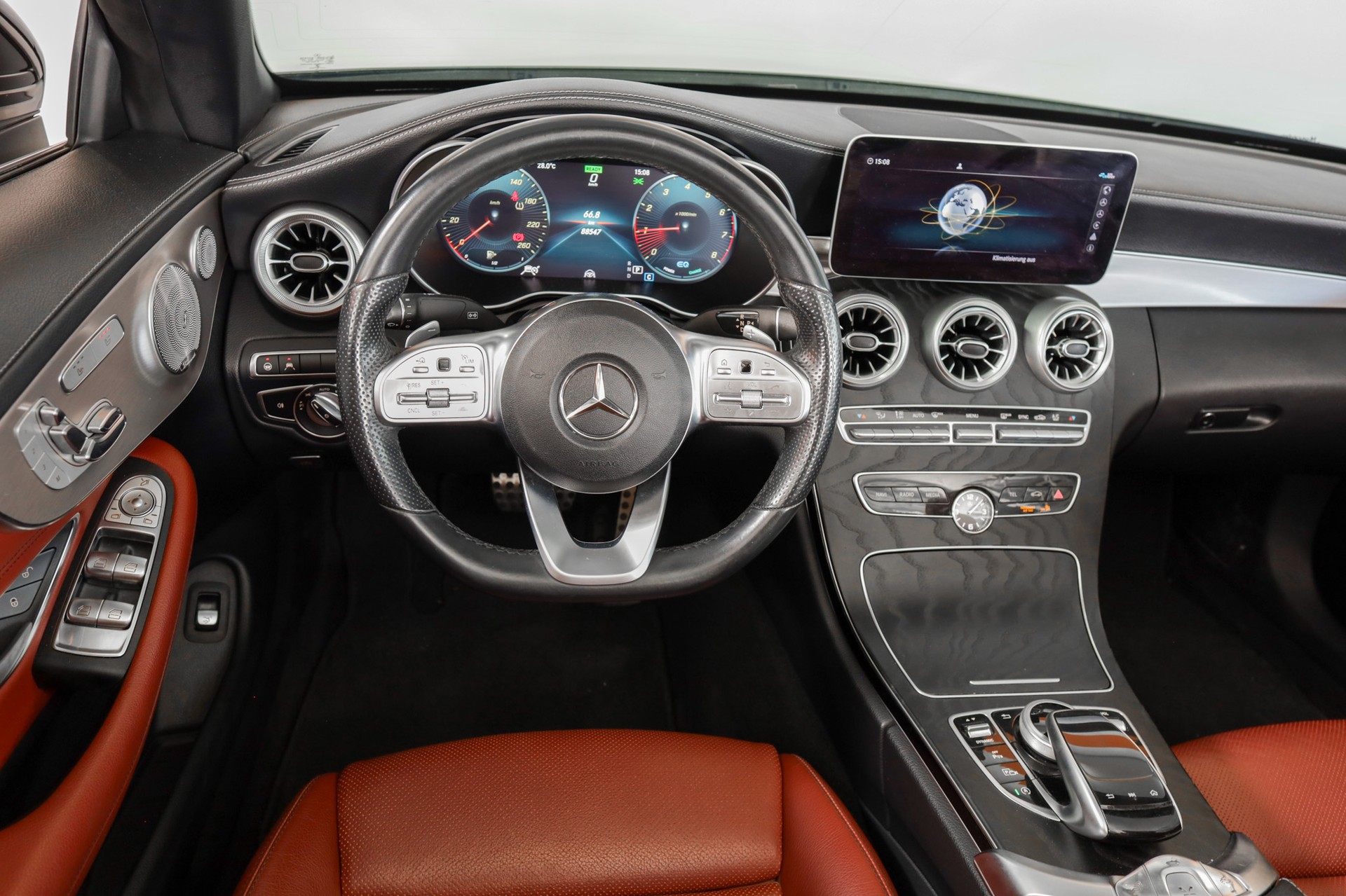 MERCEDES-BENZ C 200 Cabriolet 4Matic 9G-Tronic-image-9
