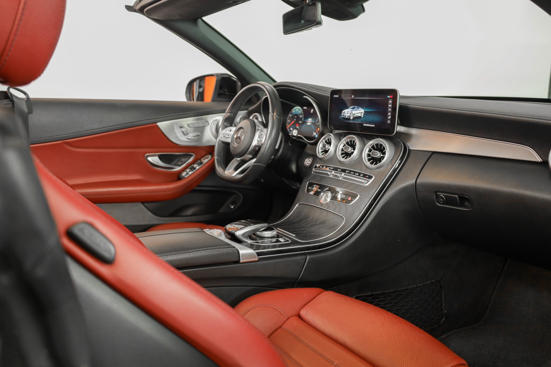 MERCEDES-BENZ C 200 Cabriolet 4Matic 9G-Tronic-image-19