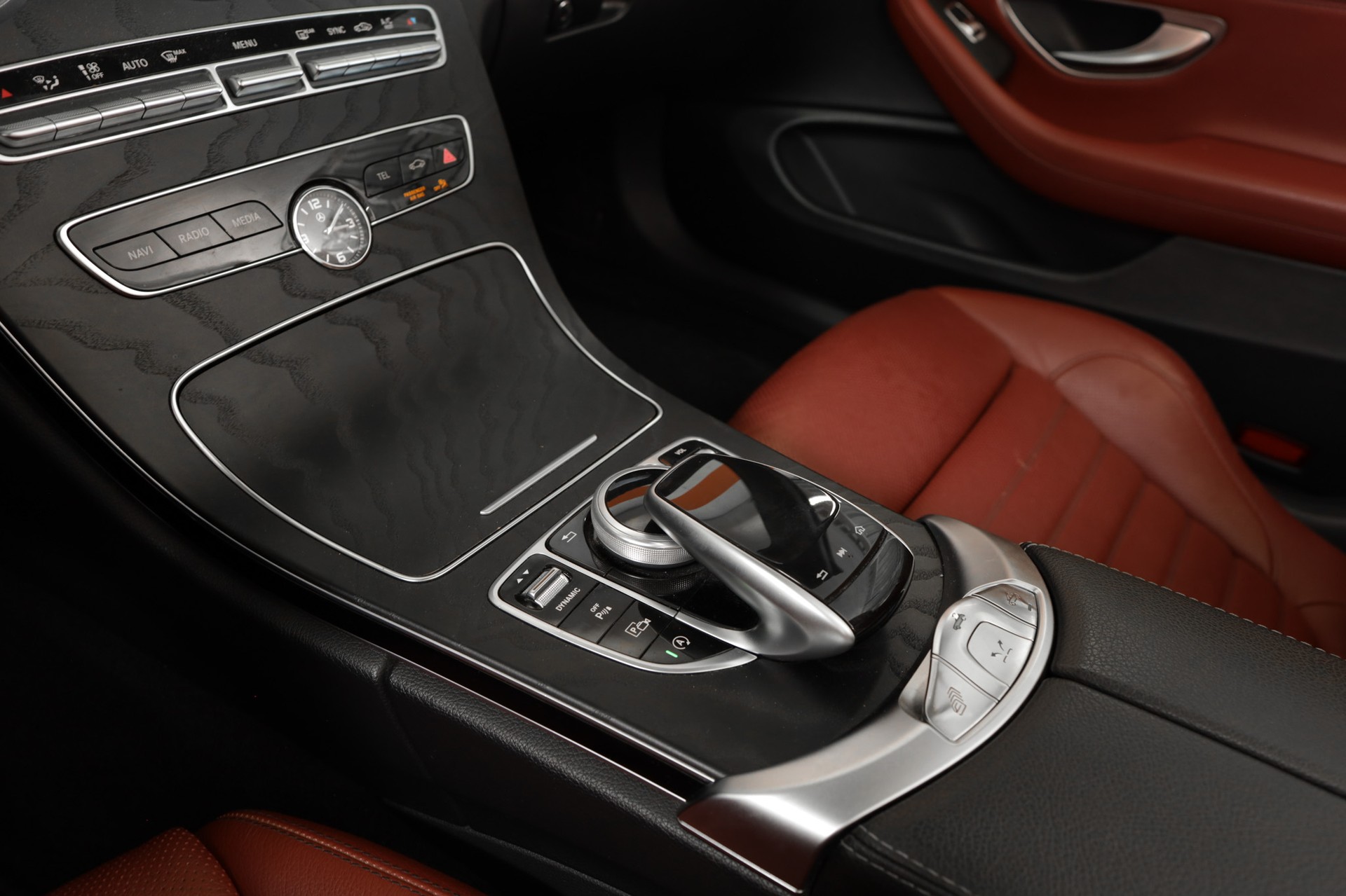 MERCEDES-BENZ C 200 Cabriolet 4Matic 9G-Tronic-image-12