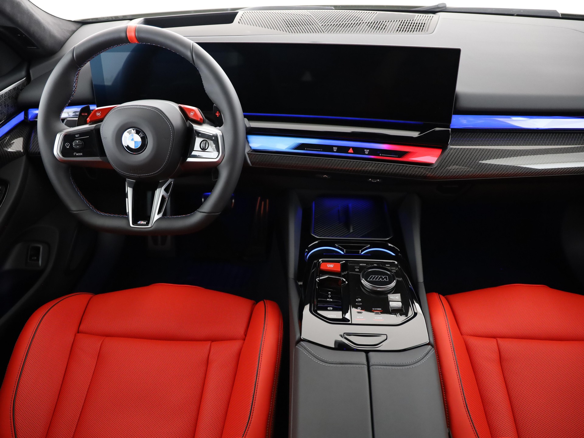 BMW M5 xDrive Touring-image-17