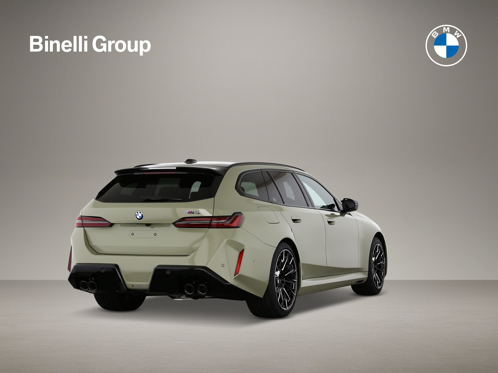 BMW M5 xDrive Touring-showroom-element-1