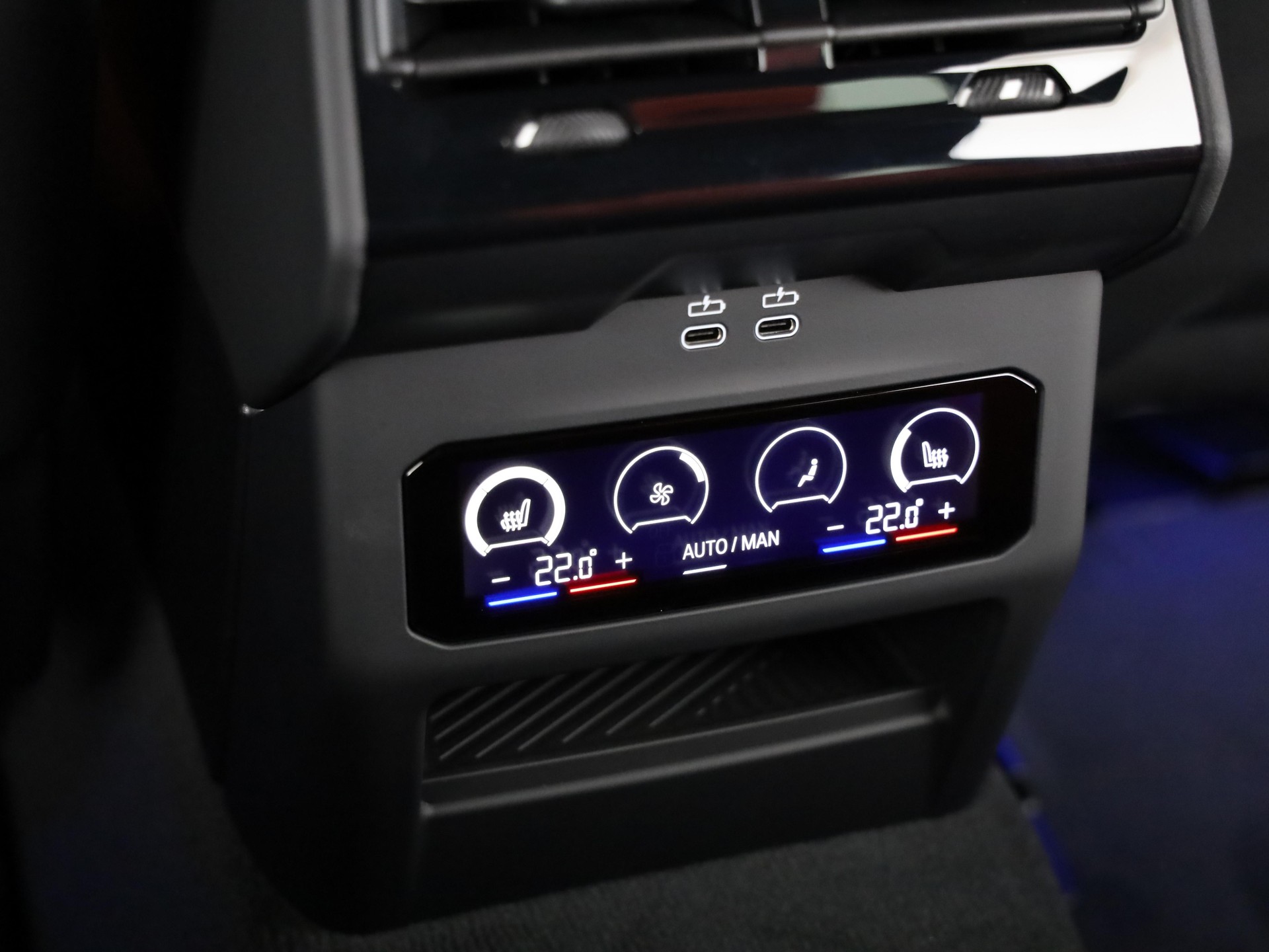 BMW M5 xDrive Touring-image-21