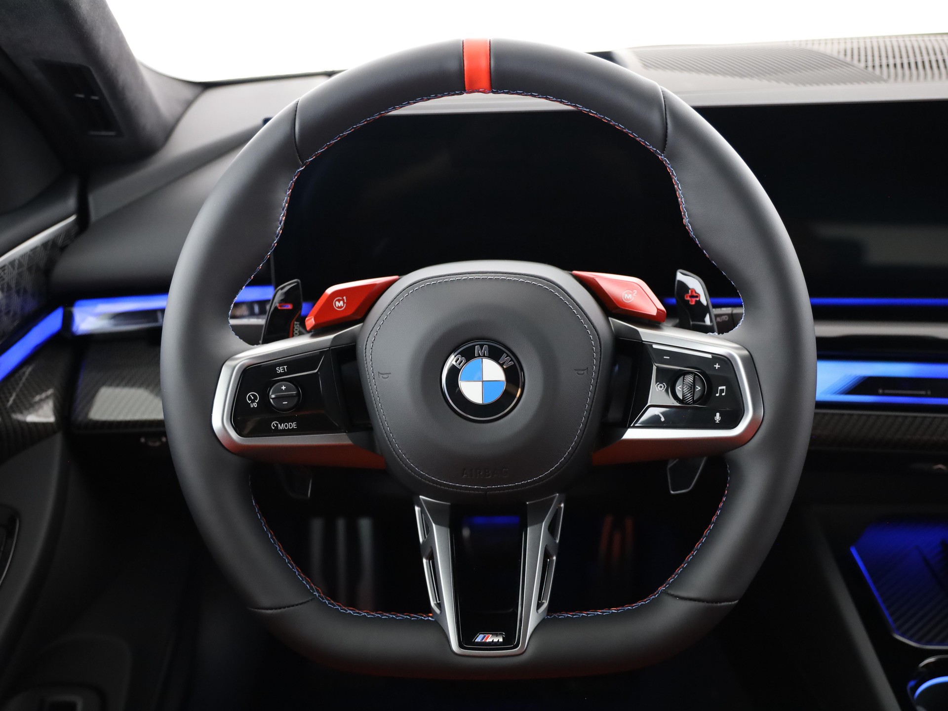 BMW M5 xDrive Touring-image-19