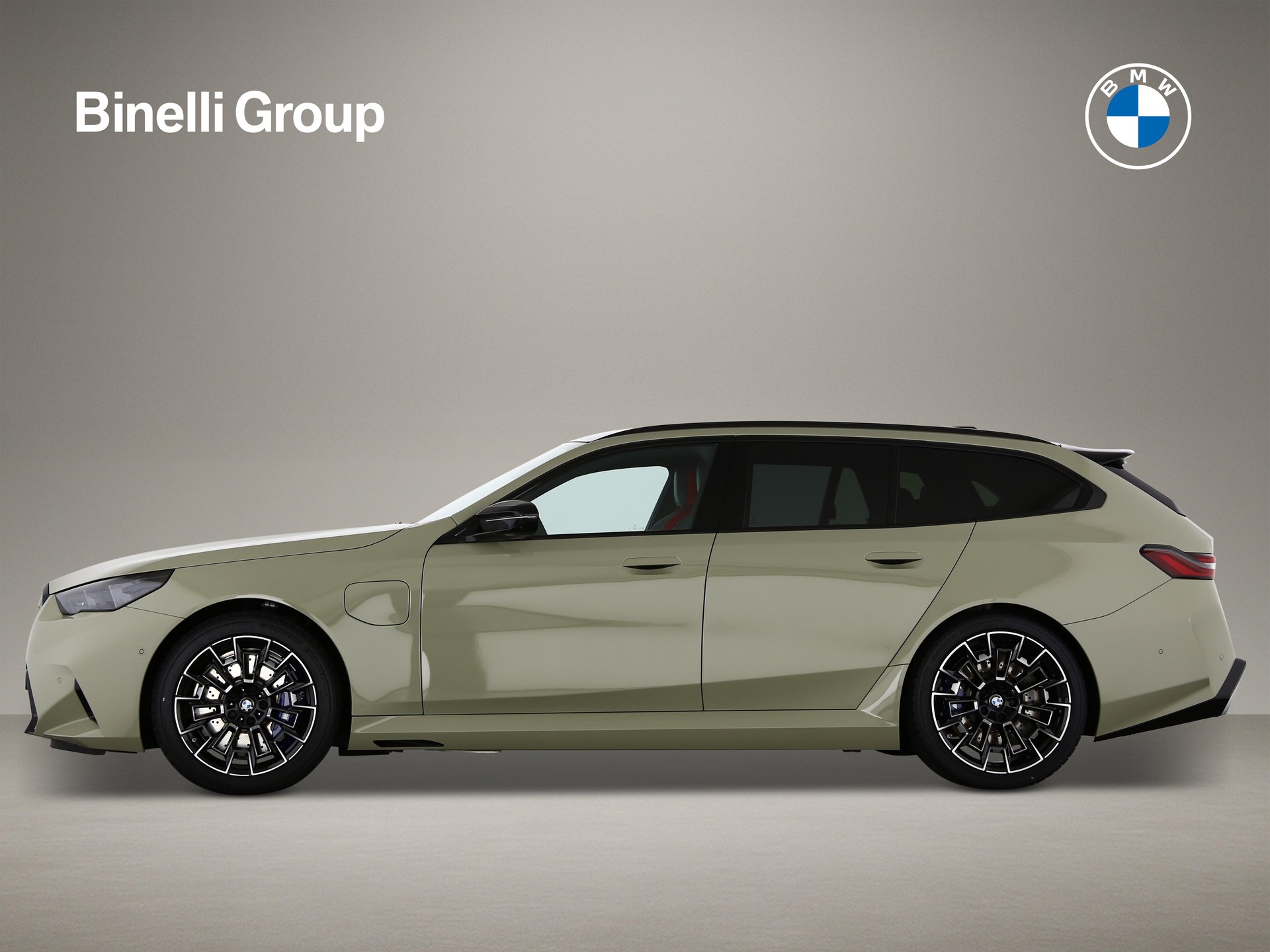 BMW M5 xDrive Touring-image-4