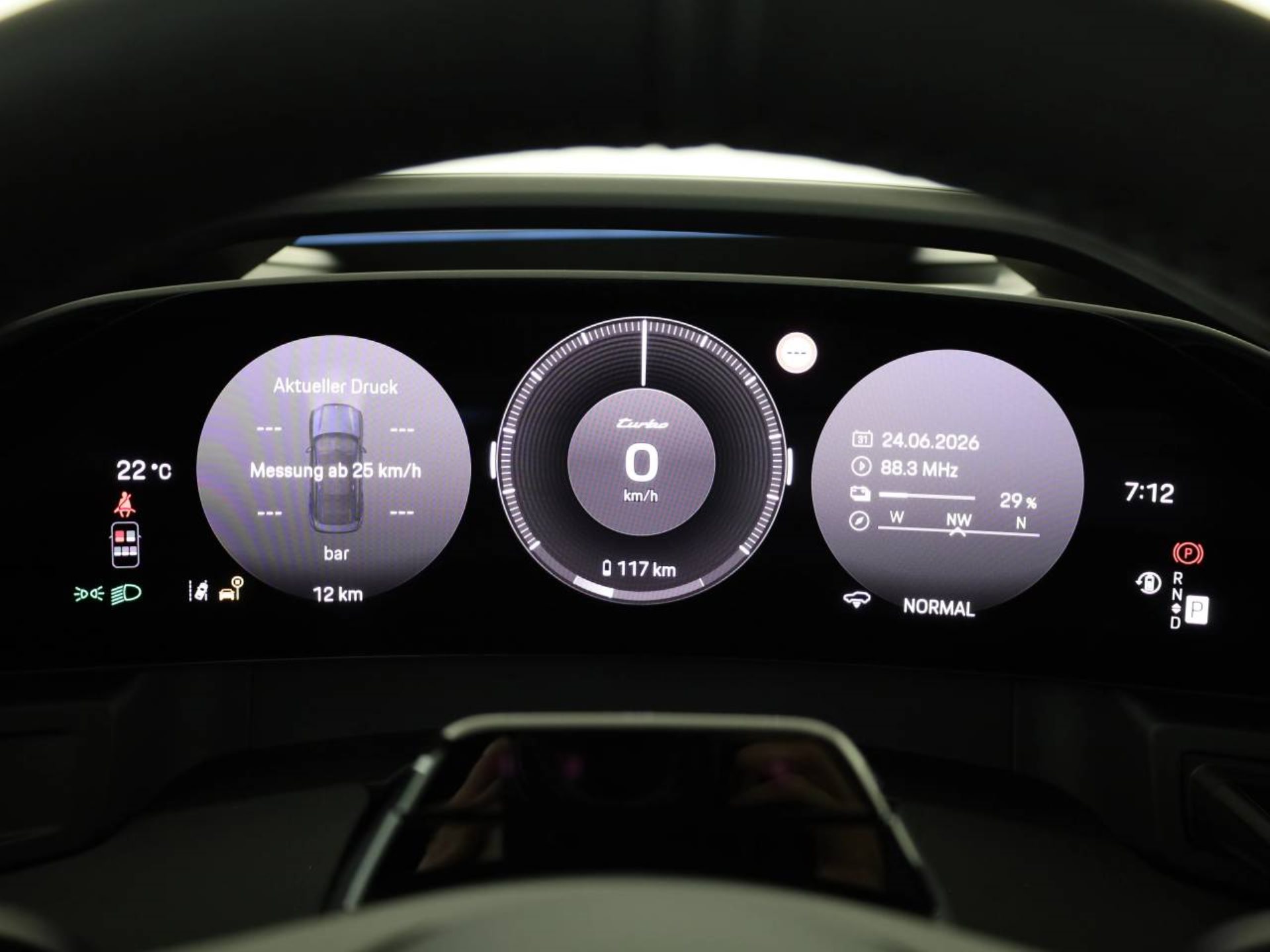 PORSCHE Cayenne Turbo Coupé Electric-image-10