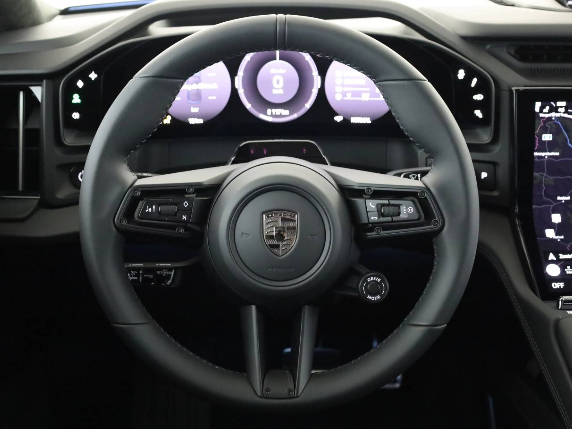 PORSCHE Cayenne Turbo Coupé Electric-image-9