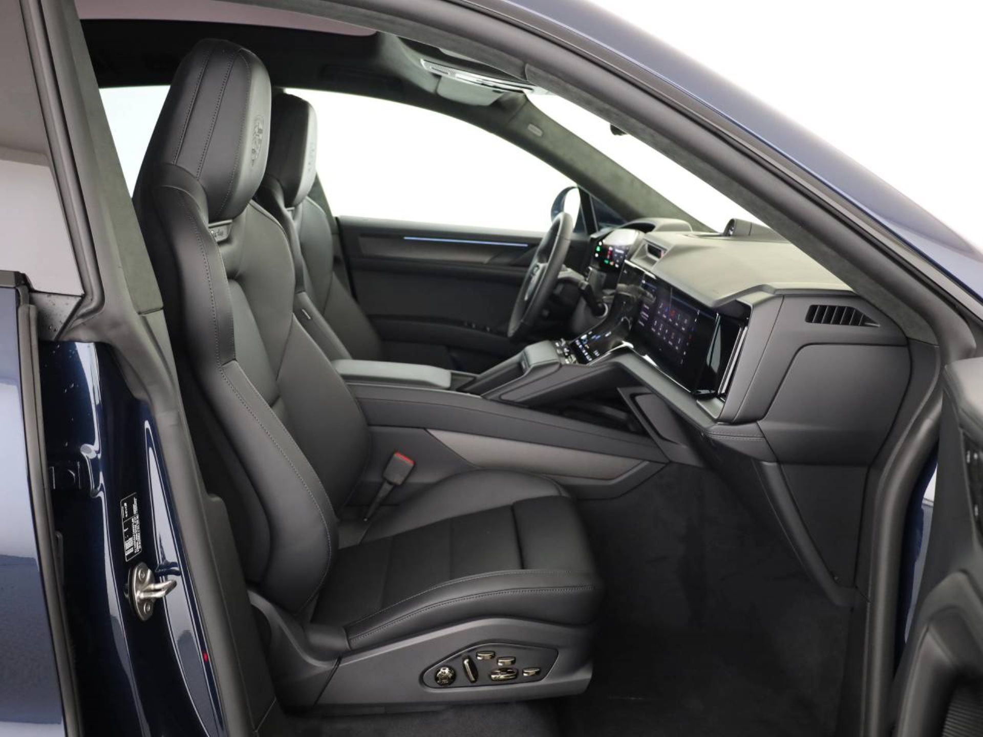 PORSCHE Cayenne Turbo Coupé Electric-image-12
