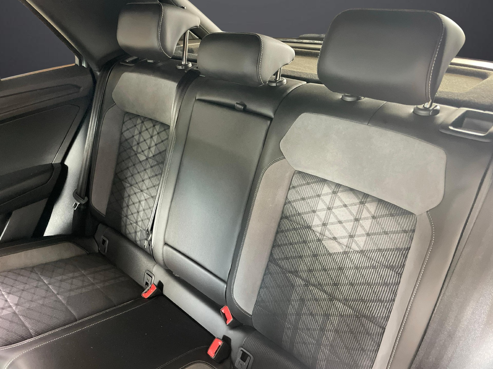 VW T-Roc 2.0 TSI R-Line DSG 4motion-image-7