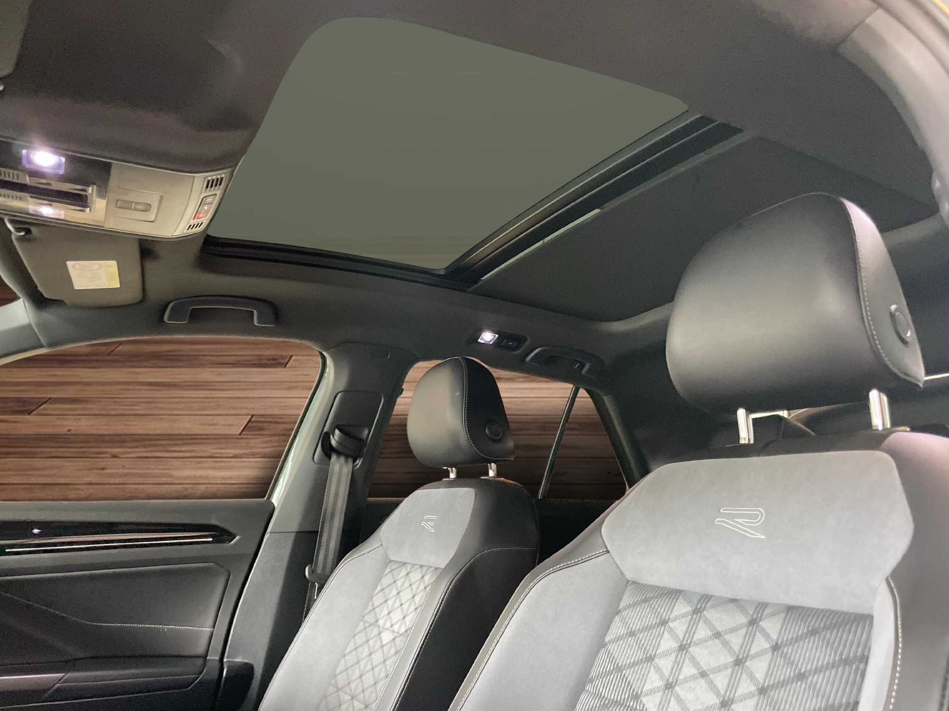 VW T-Roc 2.0 TSI R-Line DSG 4motion-image-9