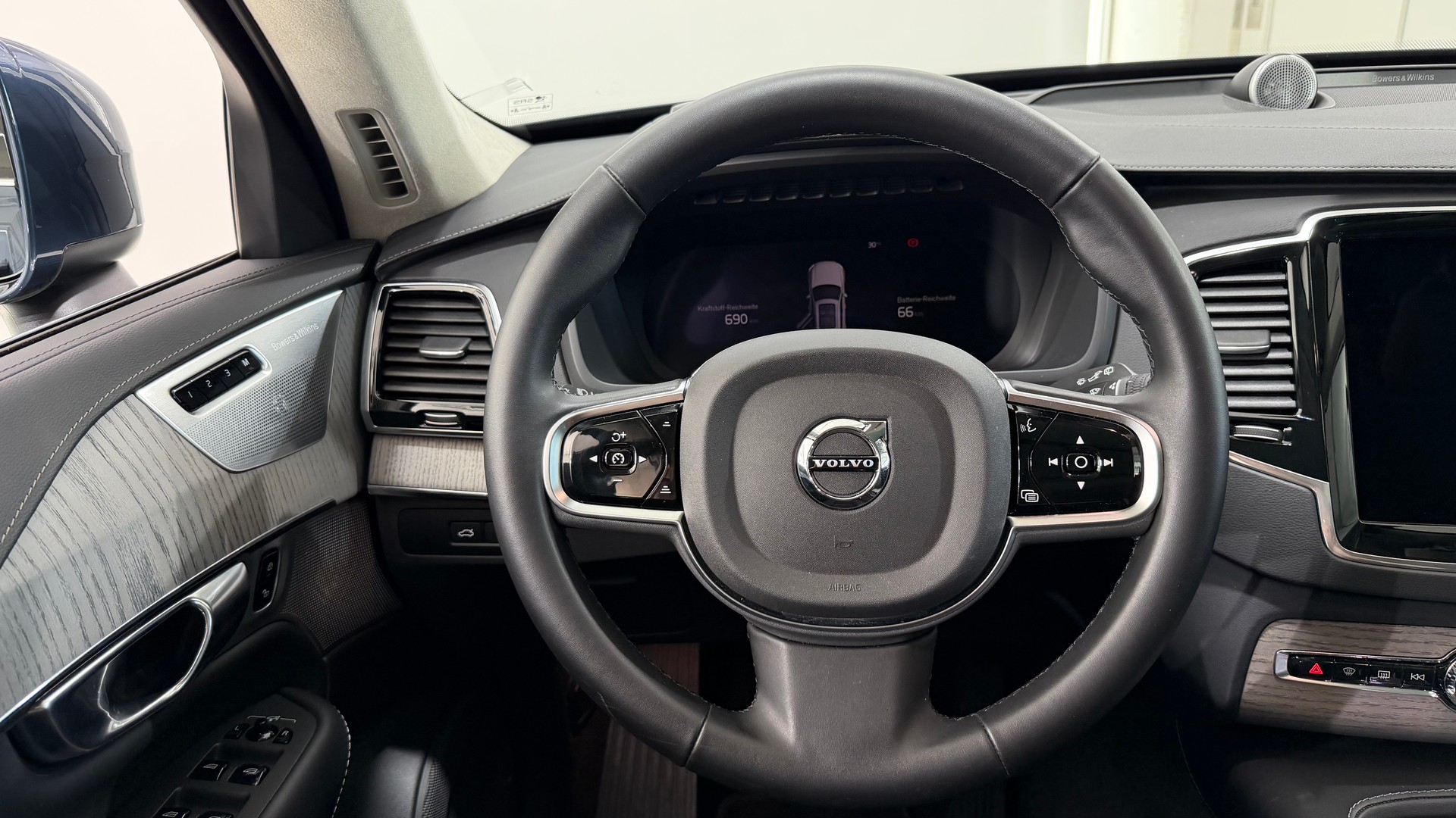 VOLVO XC90 2.0 T8 TE XCLUSIVE Bright-image-12