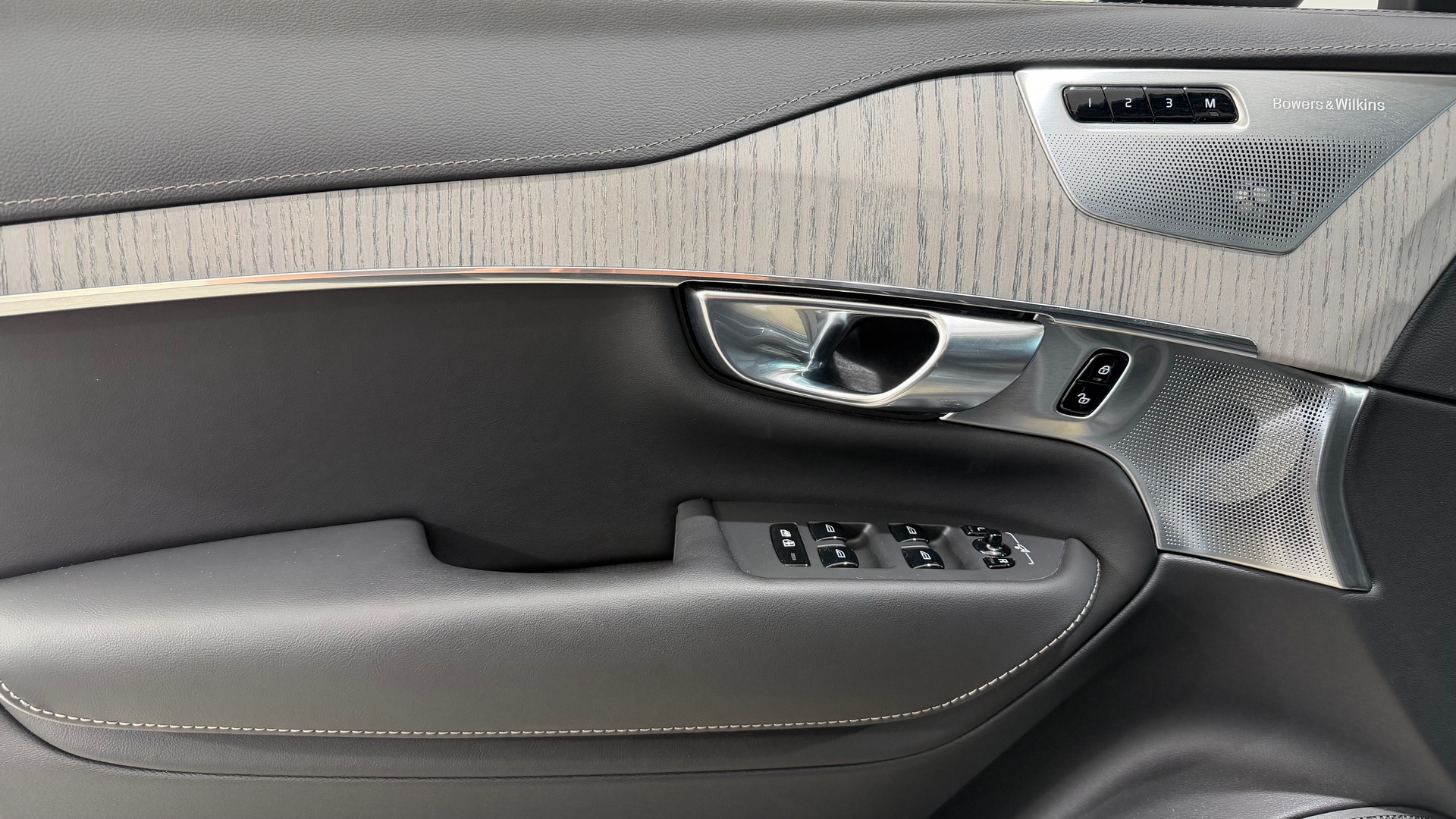 VOLVO XC90 2.0 T8 TE XCLUSIVE Bright-image-11