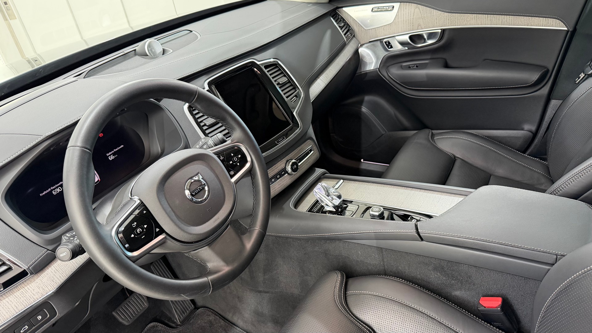 VOLVO XC90 2.0 T8 TE XCLUSIVE Bright-image-3