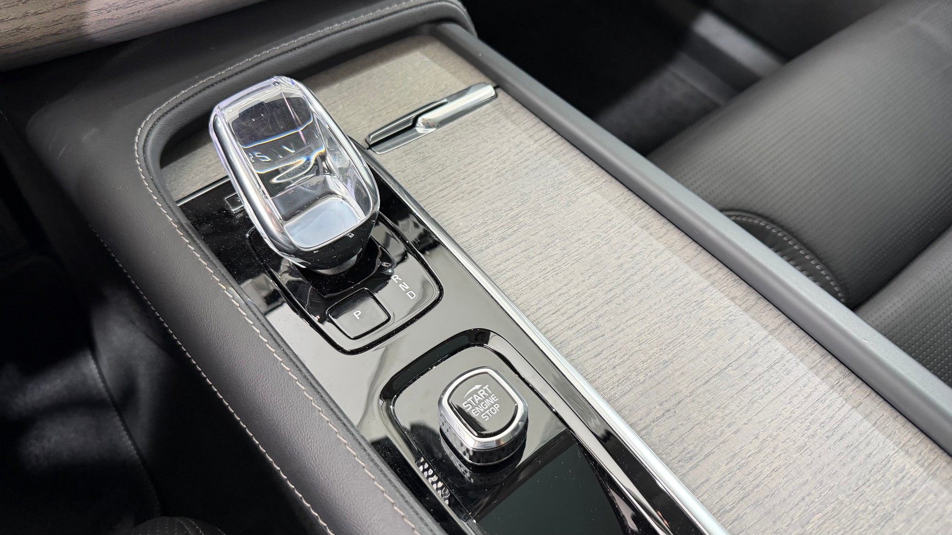 VOLVO XC90 2.0 T8 TE XCLUSIVE Bright-image-10