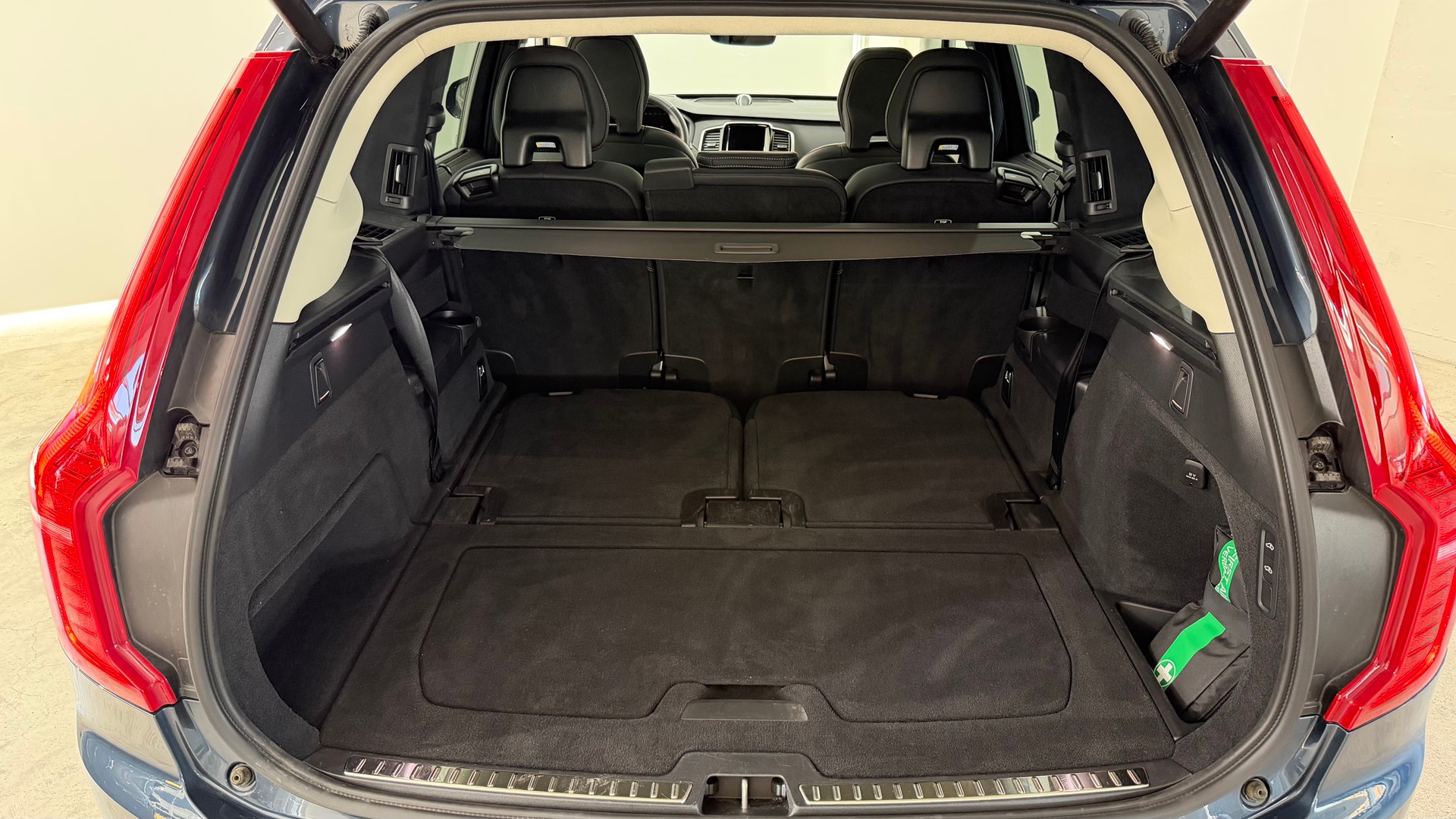 VOLVO XC90 2.0 T8 TE XCLUSIVE Bright-image-14