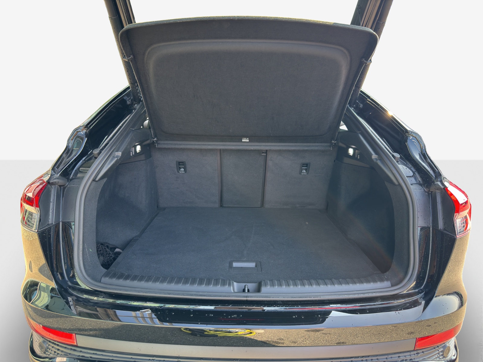 AUDI Q4 Sportback e-tron 50 quattro-image-4