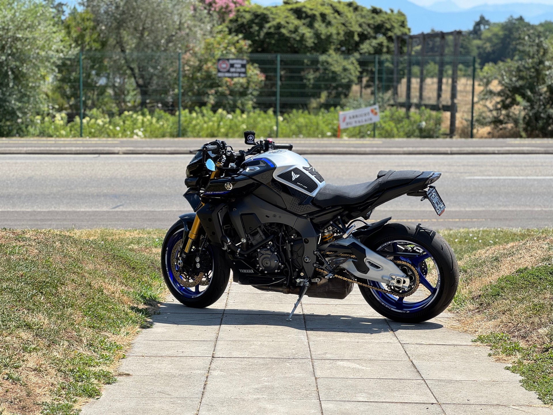 YAMAHA MT-10 SP-showroom-element-3