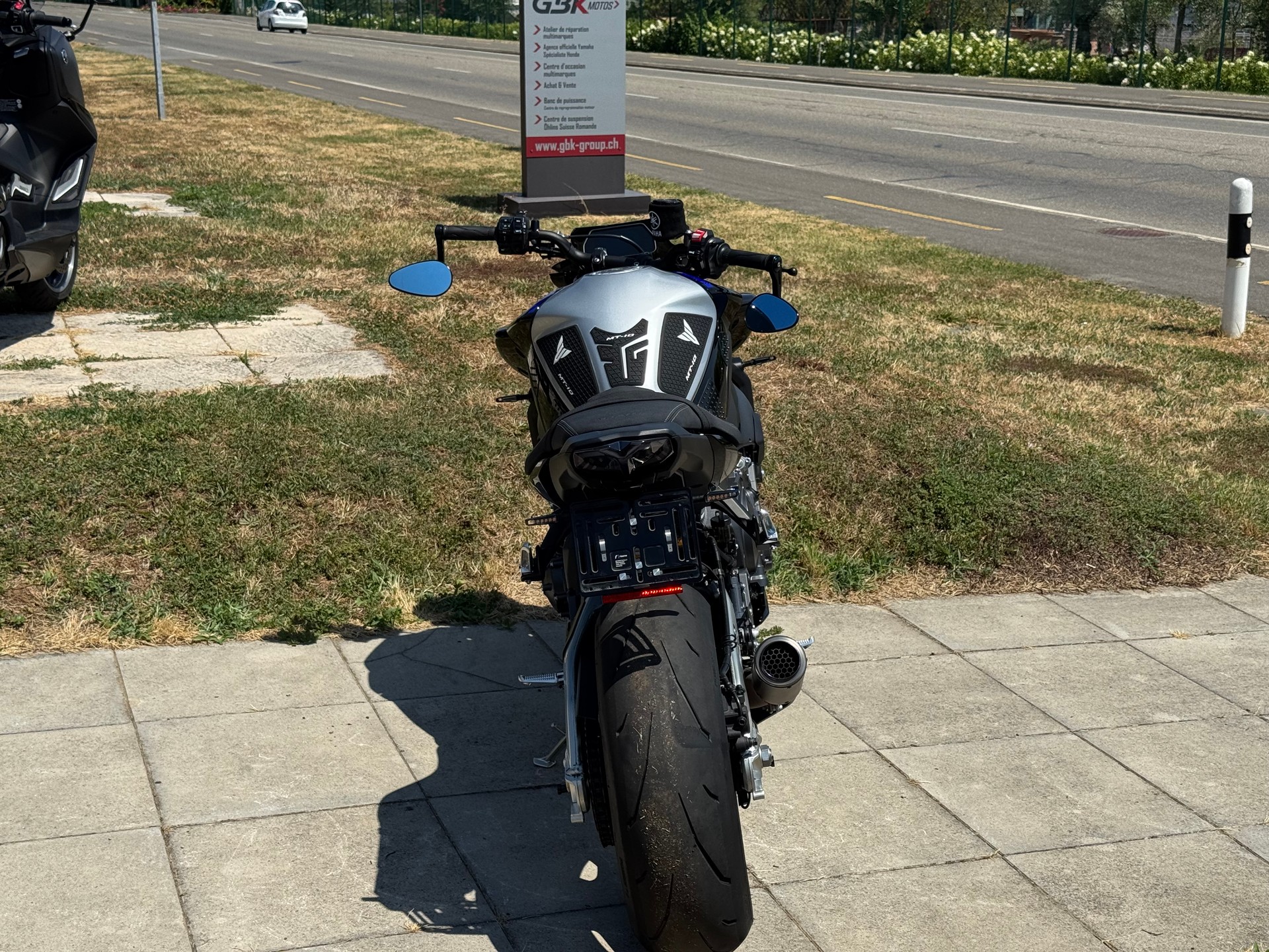 YAMAHA MT-10 SP-showroom-element-2