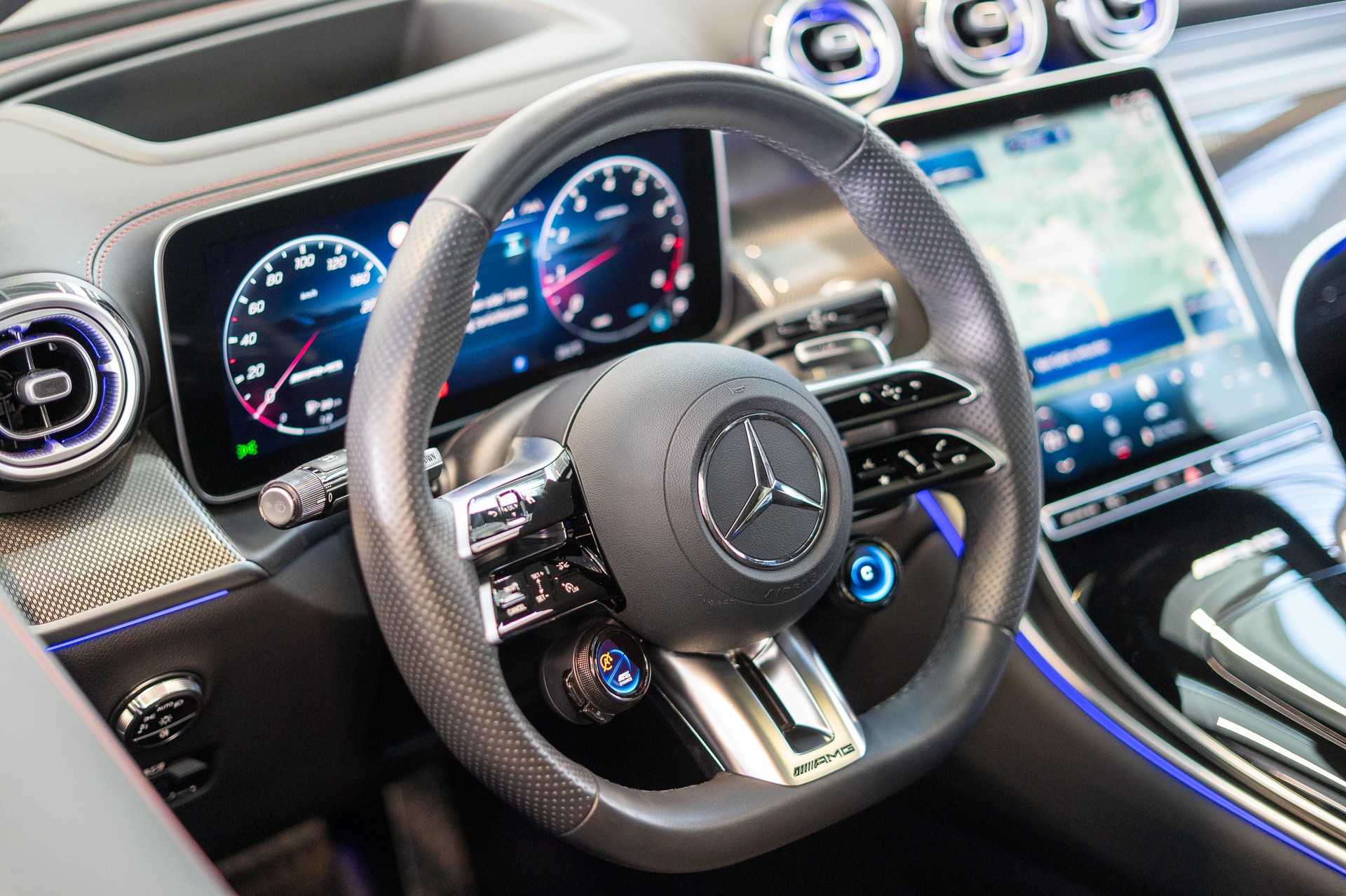MERCEDES-BENZ GLC 43 AMG Executive Edition 4matic Coupé / Panorama-Schiebedach / Head-Up Display / Burmester-image-8