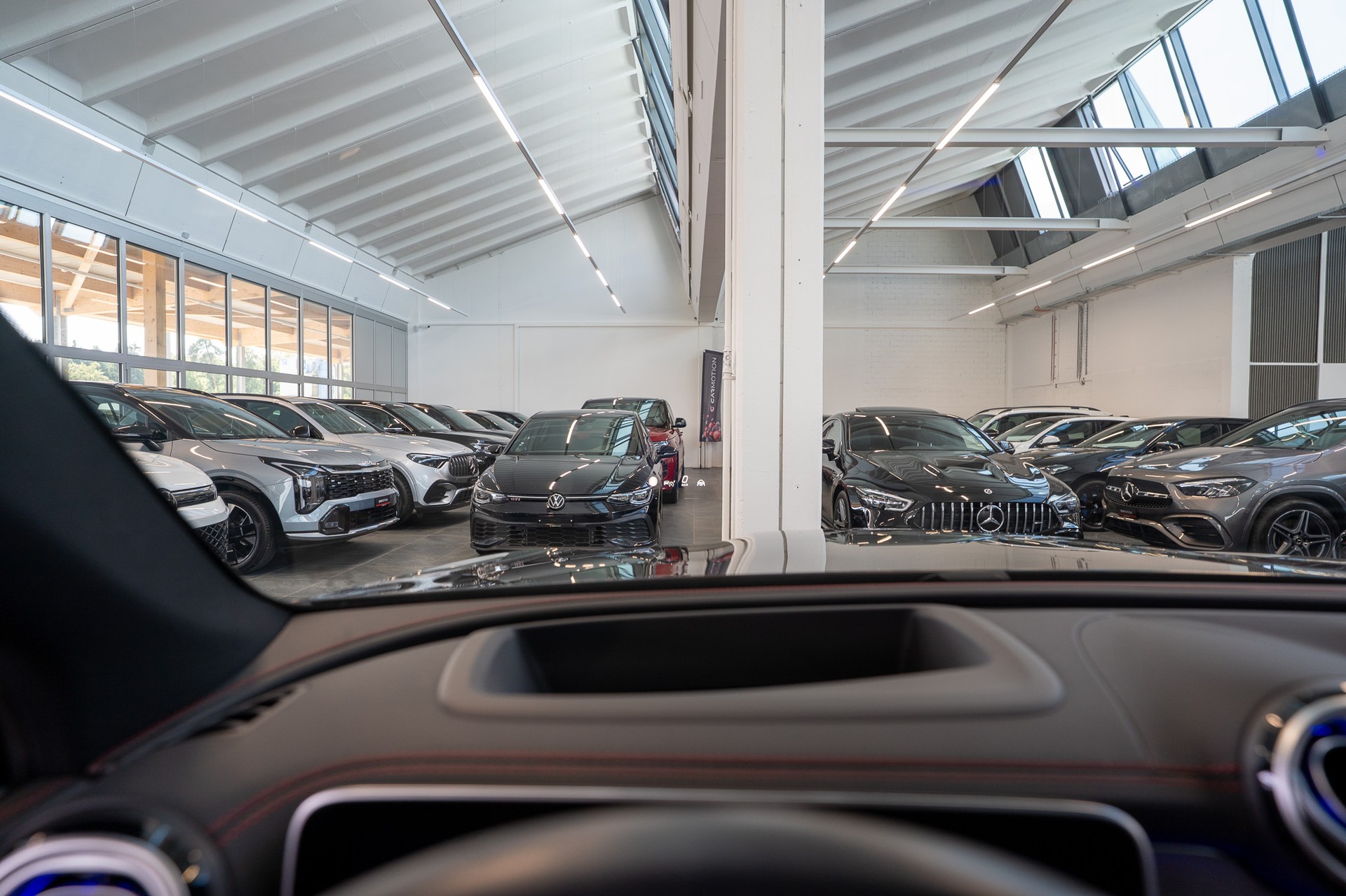 MERCEDES-BENZ GLC 43 AMG Executive Edition 4matic Coupé / Panorama-Schiebedach / Head-Up Display / Burmester-image-25