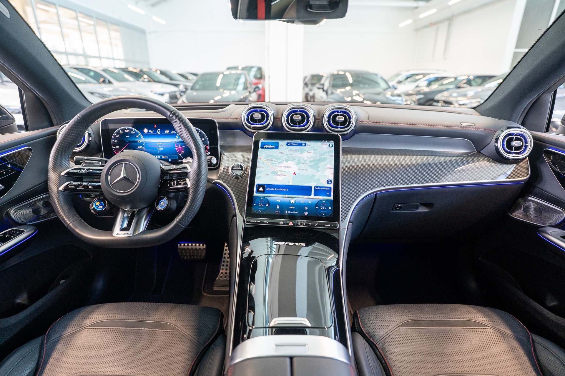 MERCEDES-BENZ GLC 43 AMG Executive Edition 4matic Coupé / Panorama-Schiebedach / Head-Up Display / Burmester-image-17