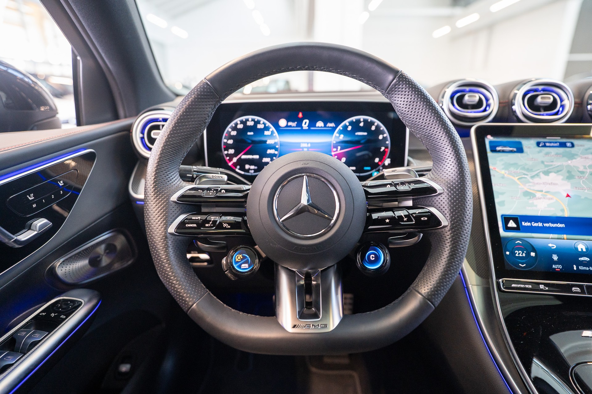 MERCEDES-BENZ GLC 43 AMG Executive Edition 4matic Coupé / Panorama-Schiebedach / Head-Up Display / Burmester-image-18