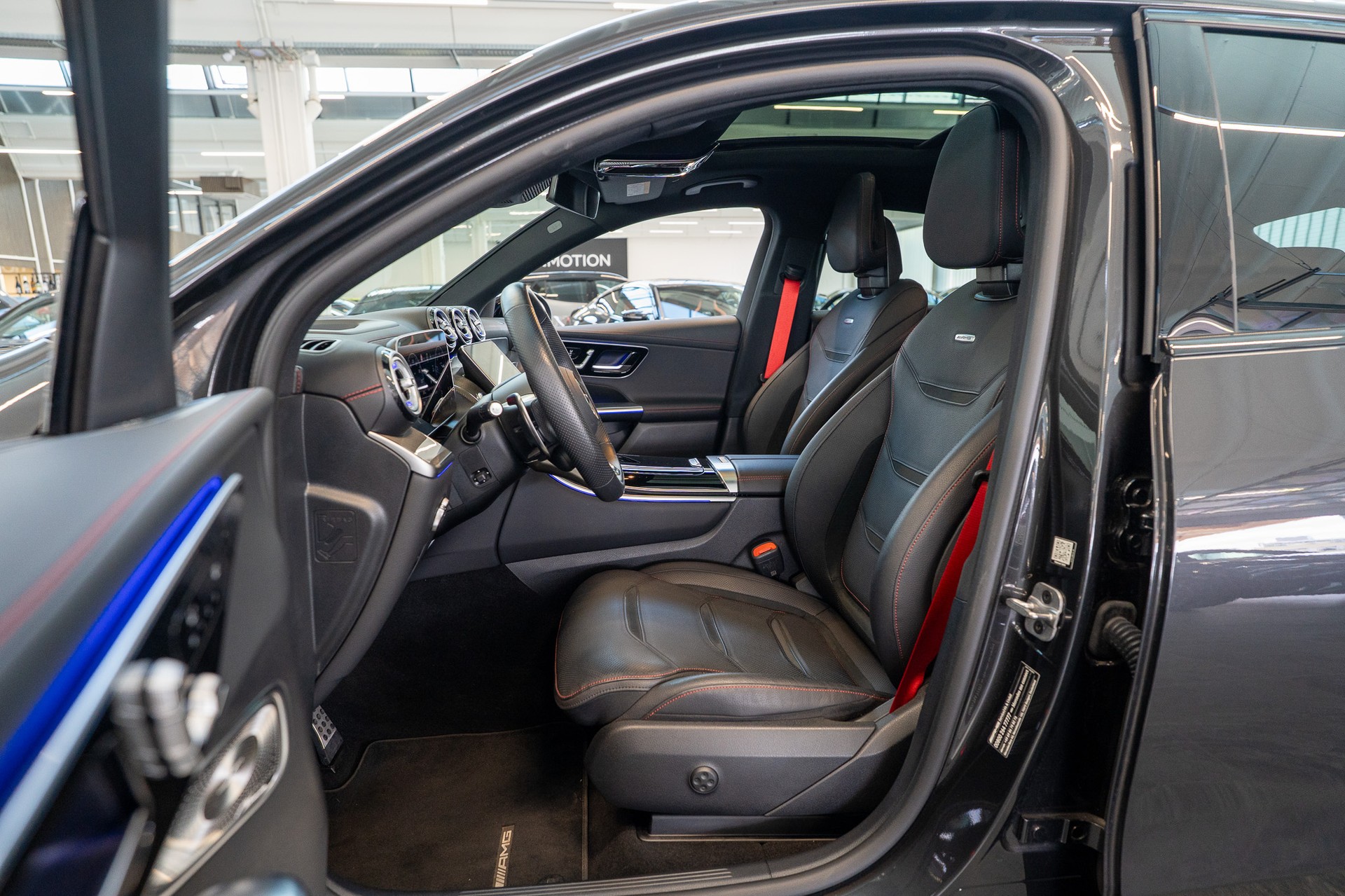 MERCEDES-BENZ GLC 43 AMG Executive Edition 4matic Coupé / Panorama-Schiebedach / Head-Up Display / Burmester-image-10