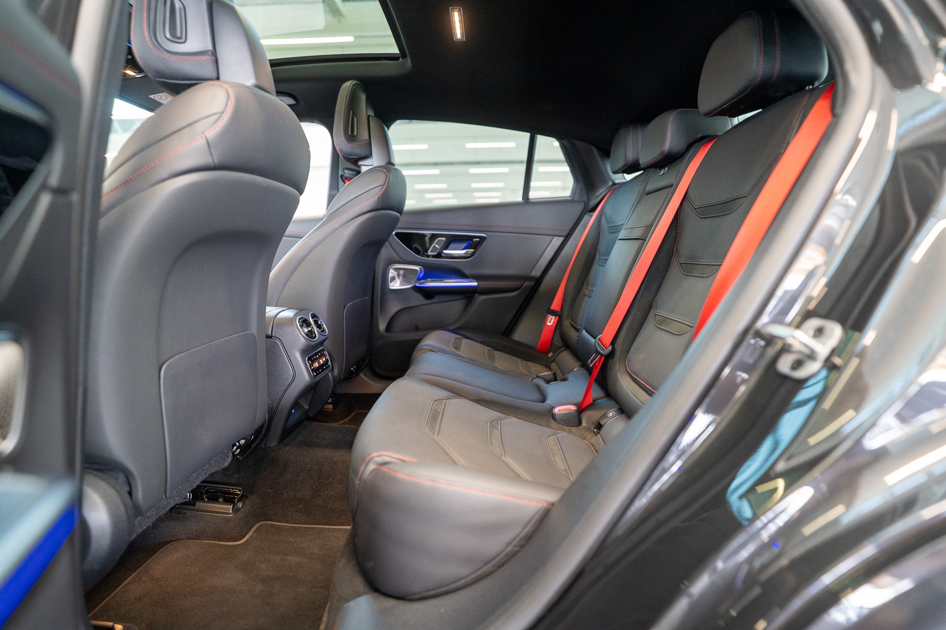 MERCEDES-BENZ GLC 43 AMG Executive Edition 4matic Coupé / Panorama-Schiebedach / Head-Up Display / Burmester-image-12