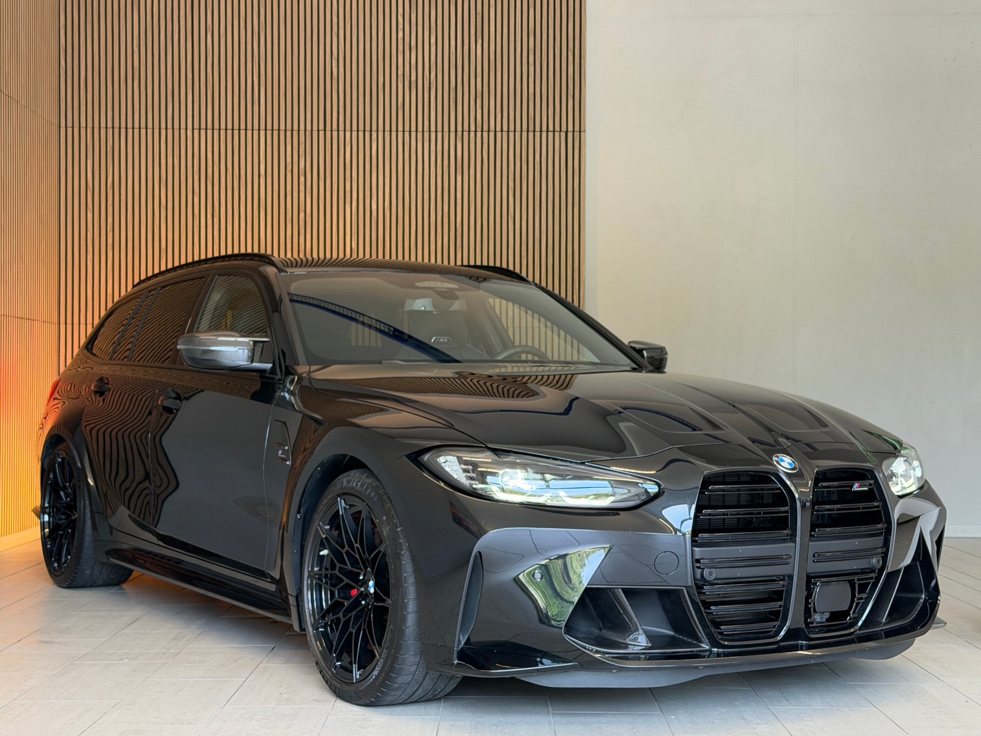 BMW M3 Touring xDrive Competition M-image-3