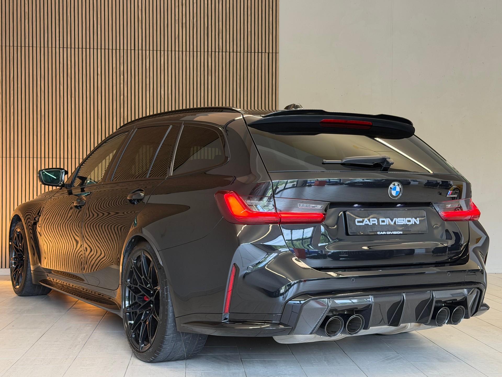 BMW M3 Touring xDrive Competition M-image-10