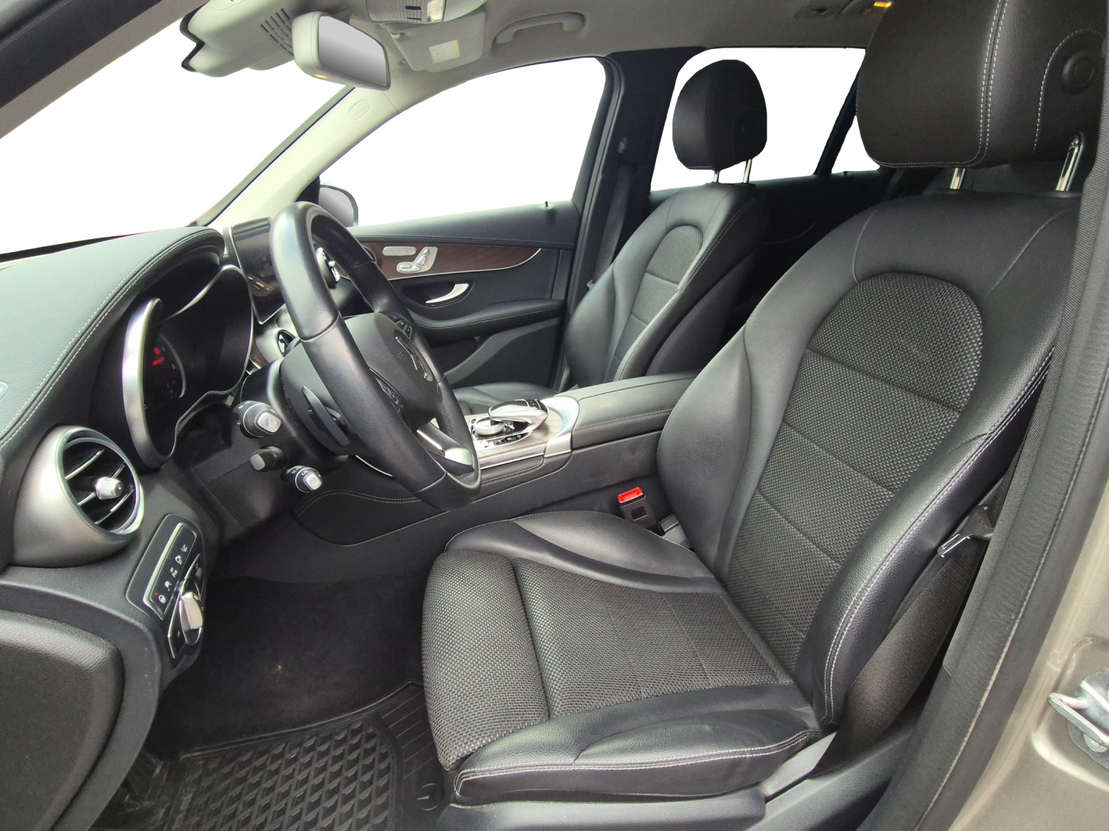 MERCEDES-BENZ GLC 250 d 4Matic-image-8