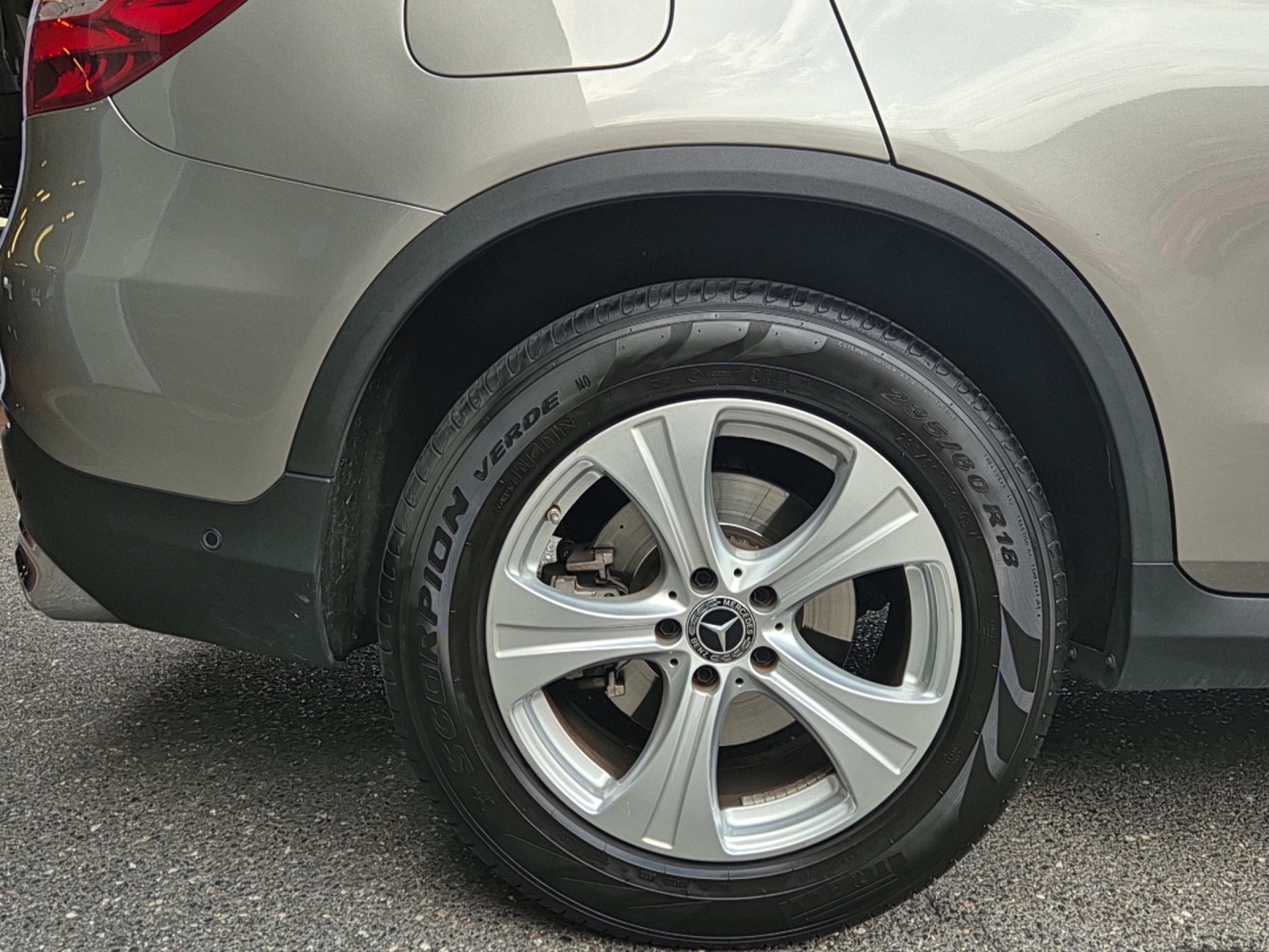 MERCEDES-BENZ GLC 250 d 4Matic-image-23