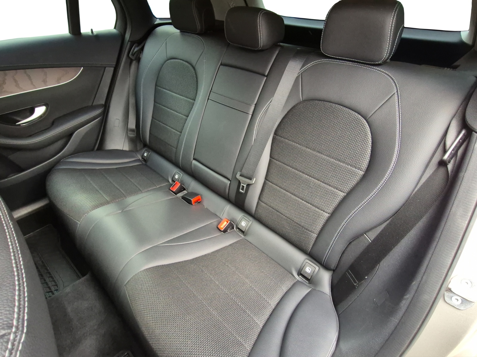 MERCEDES-BENZ GLC 250 d 4Matic-image-17