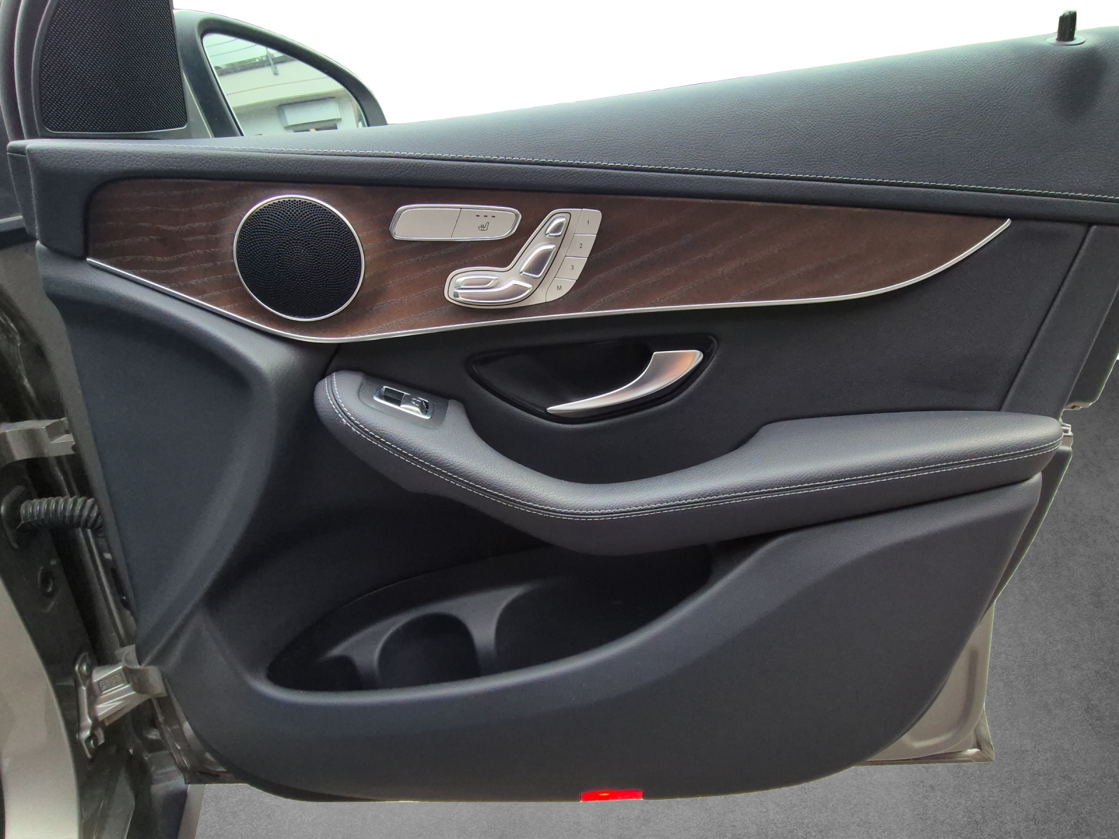 MERCEDES-BENZ GLC 250 d 4Matic-image-15