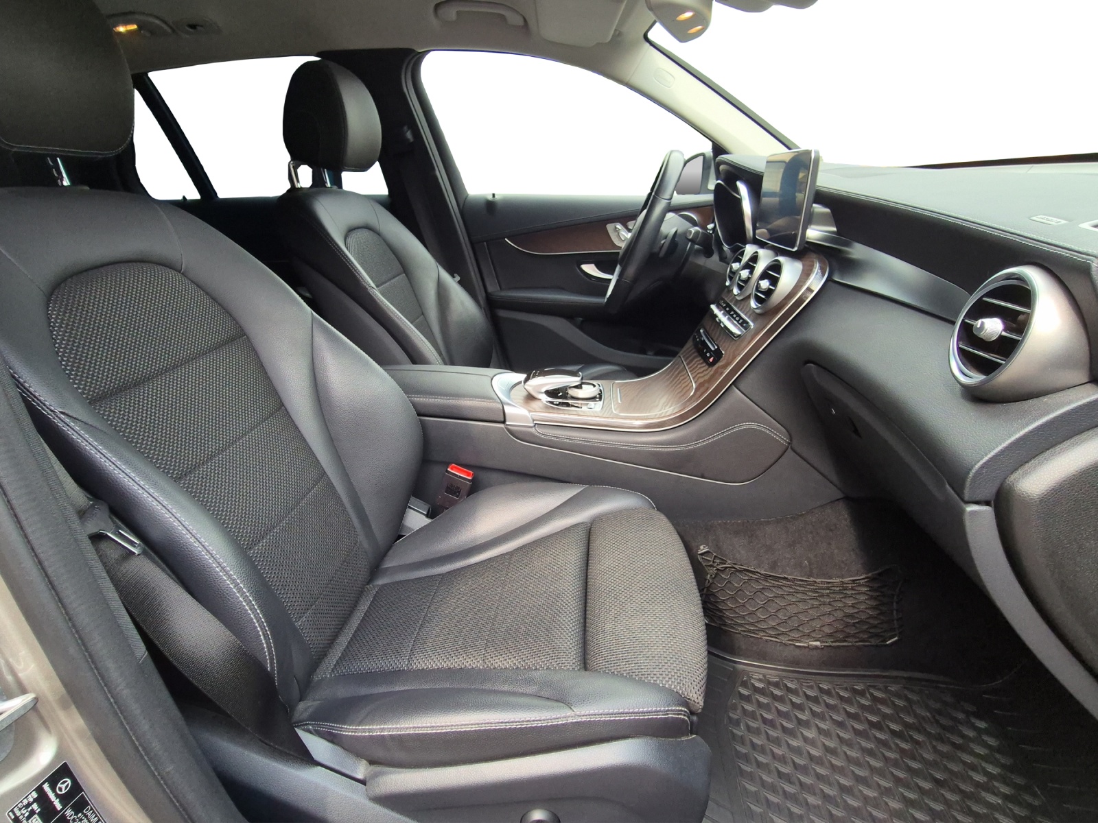 MERCEDES-BENZ GLC 250 d 4Matic-image-16