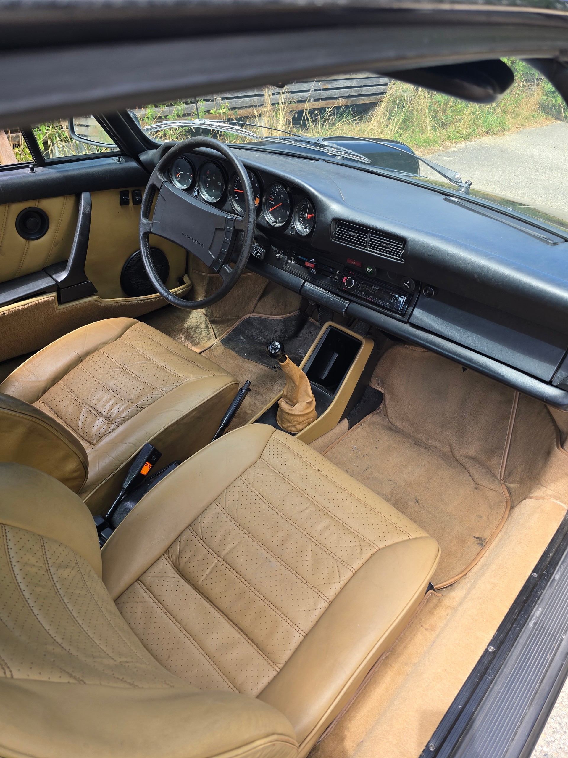 PORSCHE 911 SC Targa-image-10