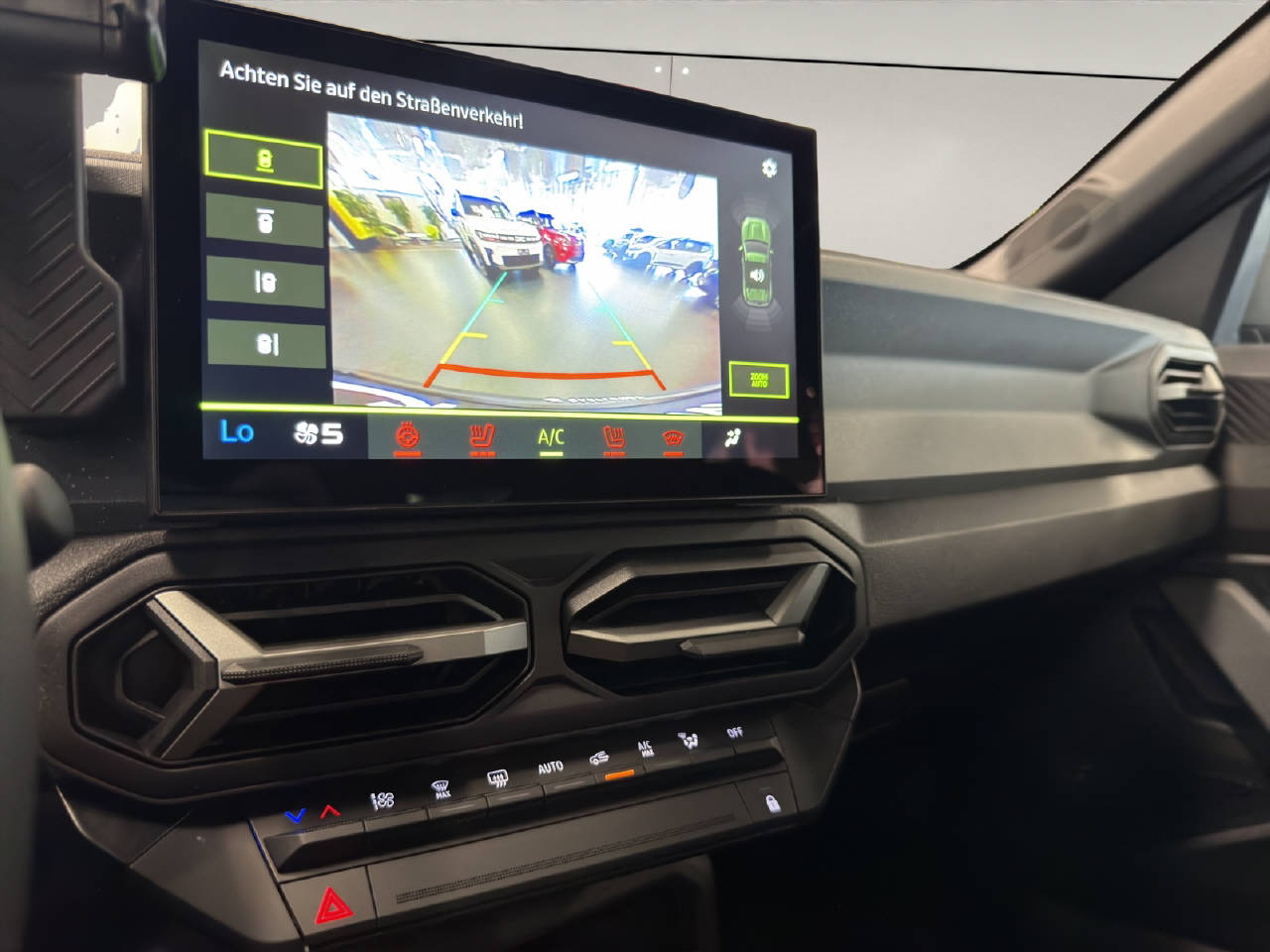 DACIA Duster 1.2 Hybrid Journey 4WD-image-9