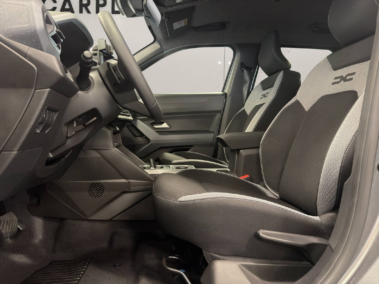 DACIA Duster 1.2 Hybrid Journey 4WD-image-6