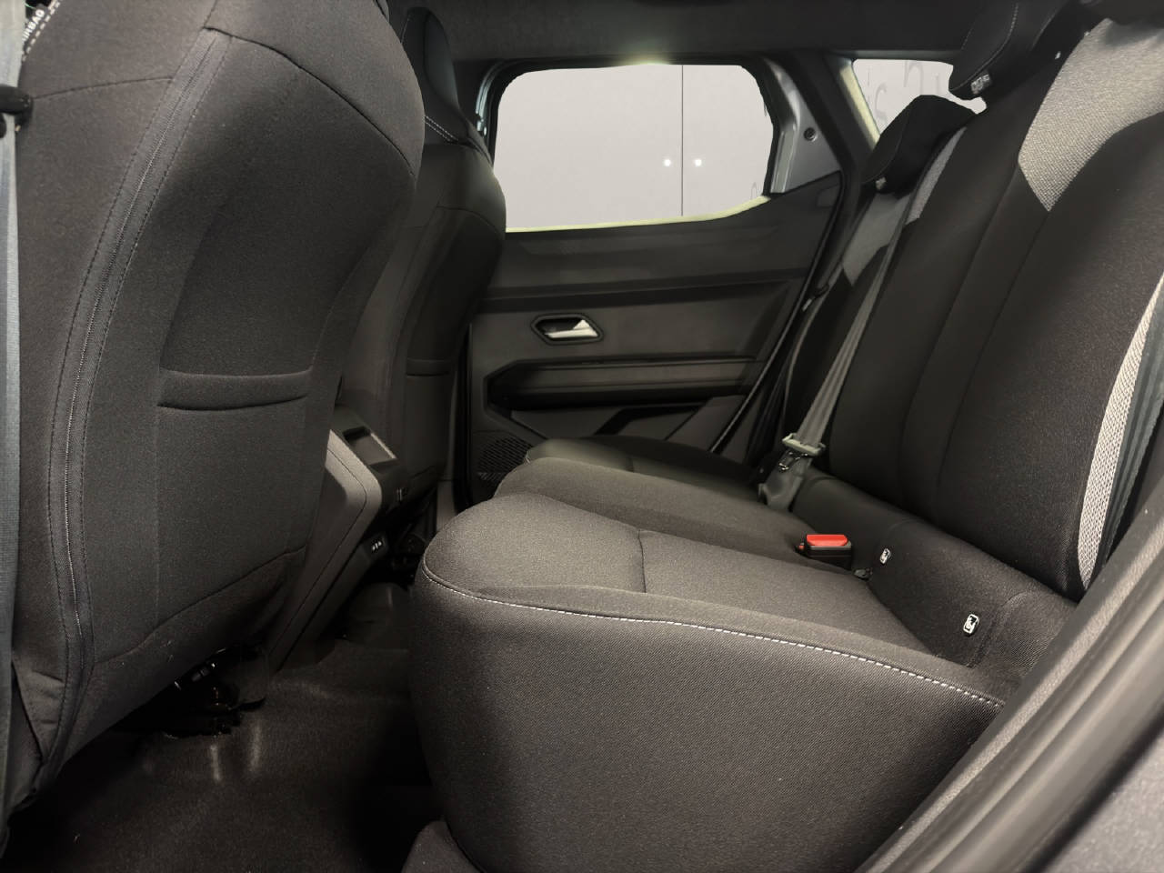 DACIA Duster 1.2 Hybrid Journey 4WD-image-13