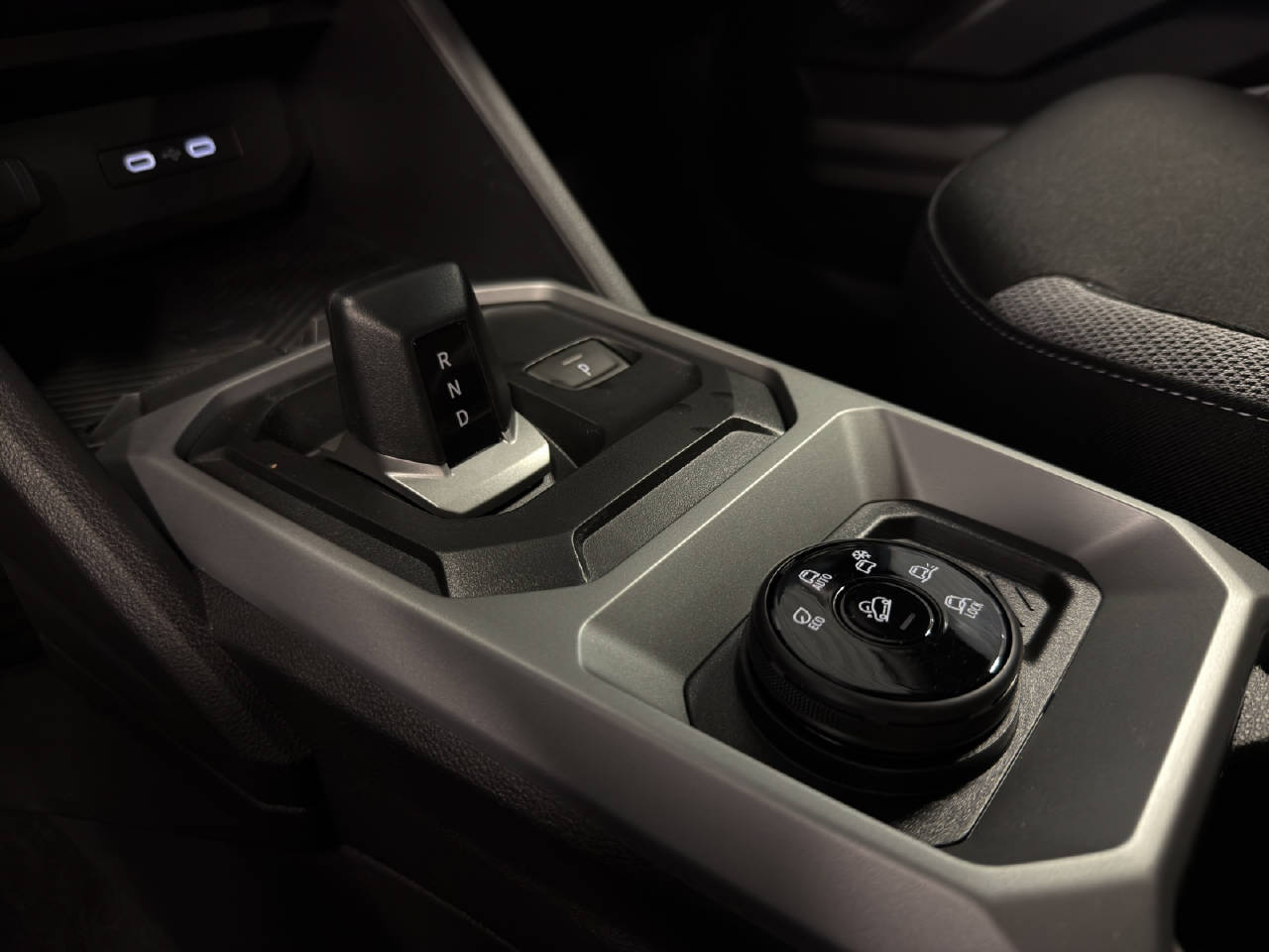 DACIA Duster 1.2 Hybrid Journey 4WD-image-10