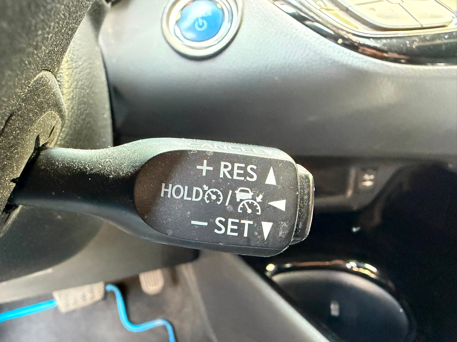TOYOTA C-HR 1.8 HSD Swiss Limited Edition CVT *Attelage*-image-20