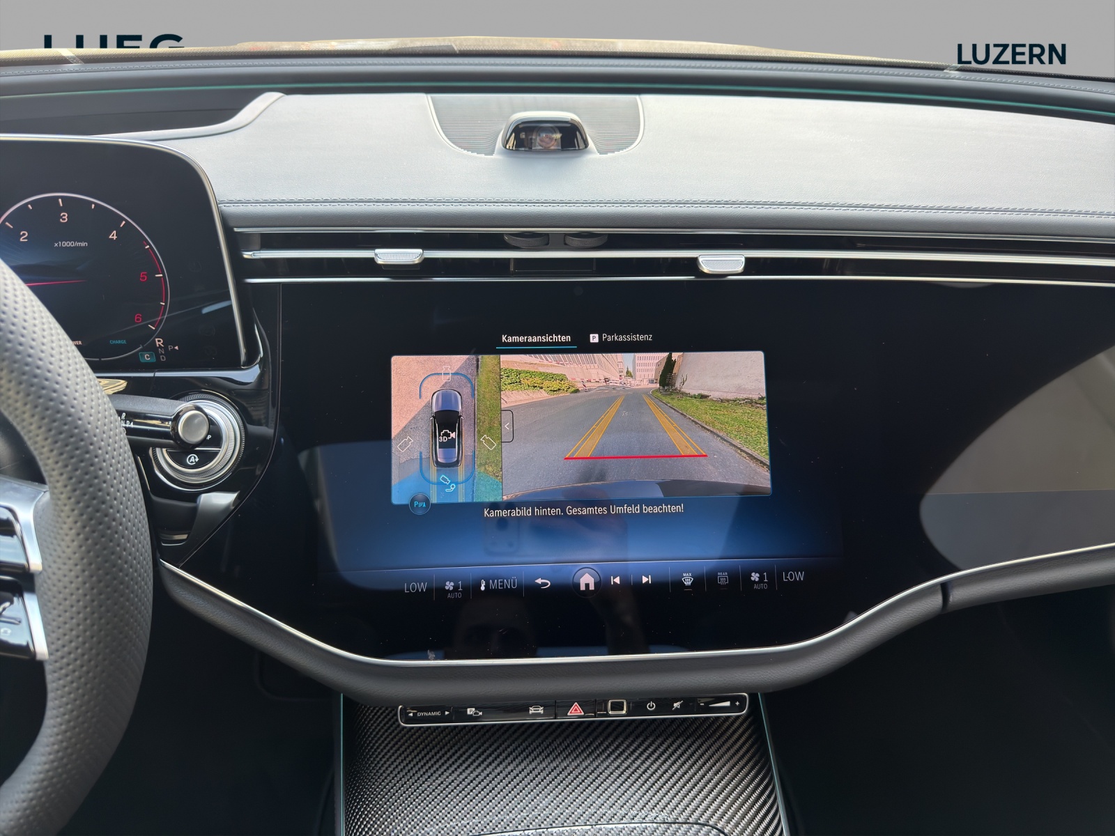 MERCEDES-BENZ E 220 d T 4Matic 9G-Tronic-image-11