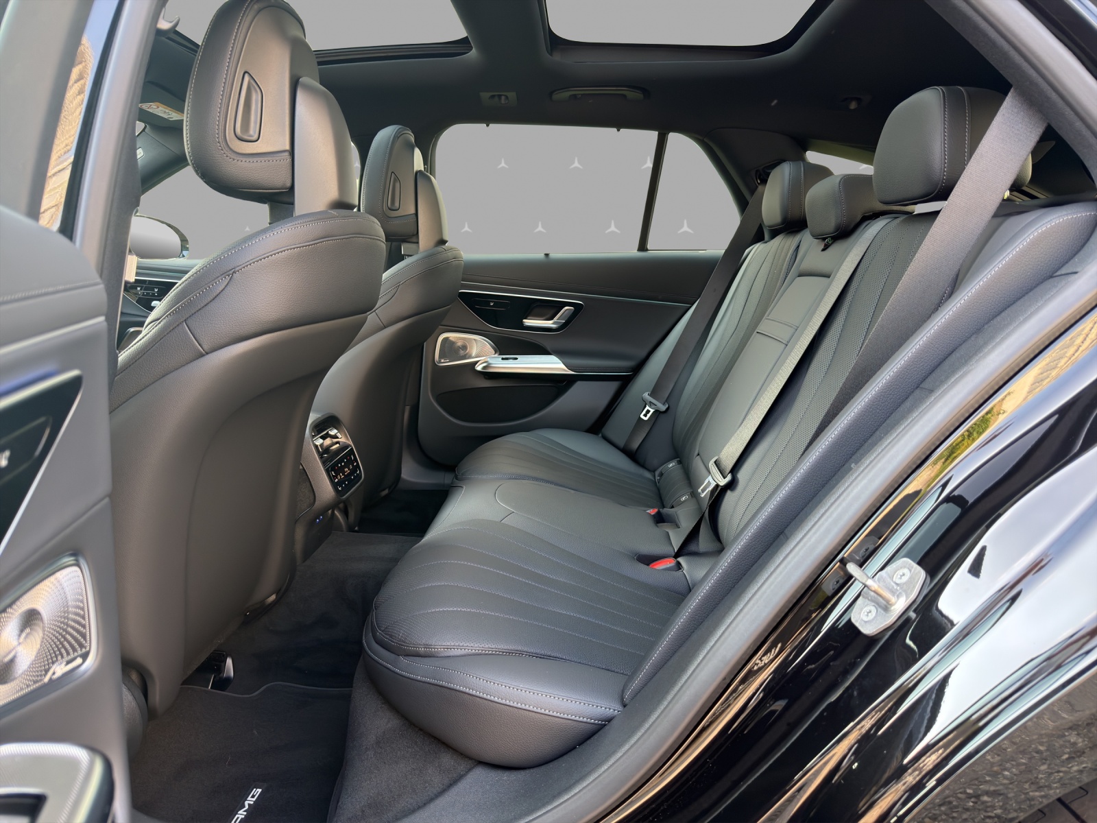 MERCEDES-BENZ E 220 d T 4Matic 9G-Tronic-image-13