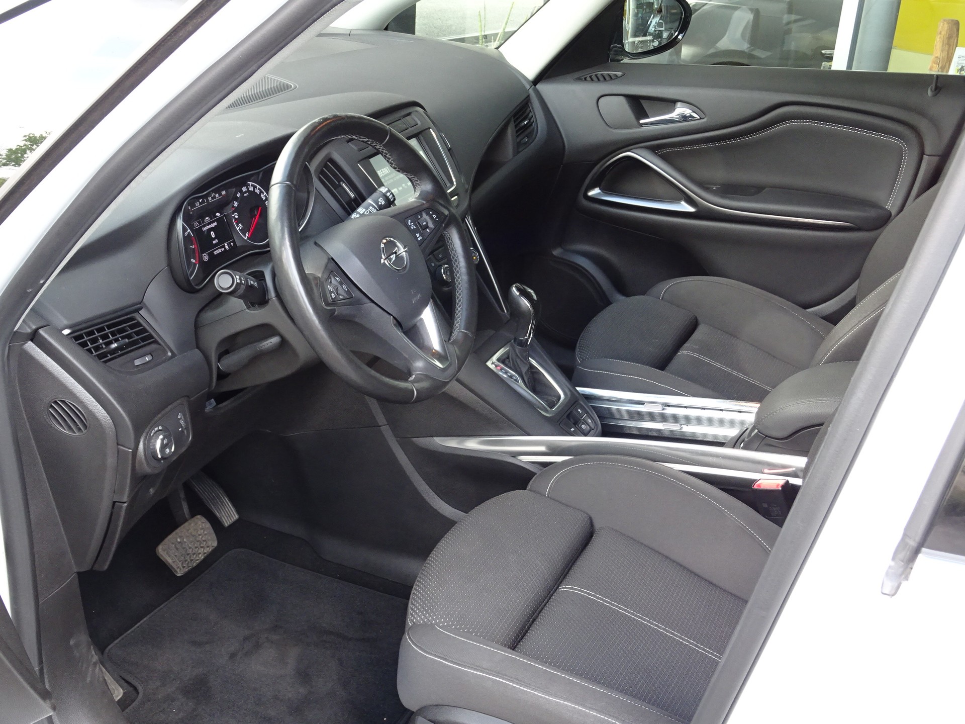 OPEL Zafira 1.6i Turbo Excellence Automatic-image-5