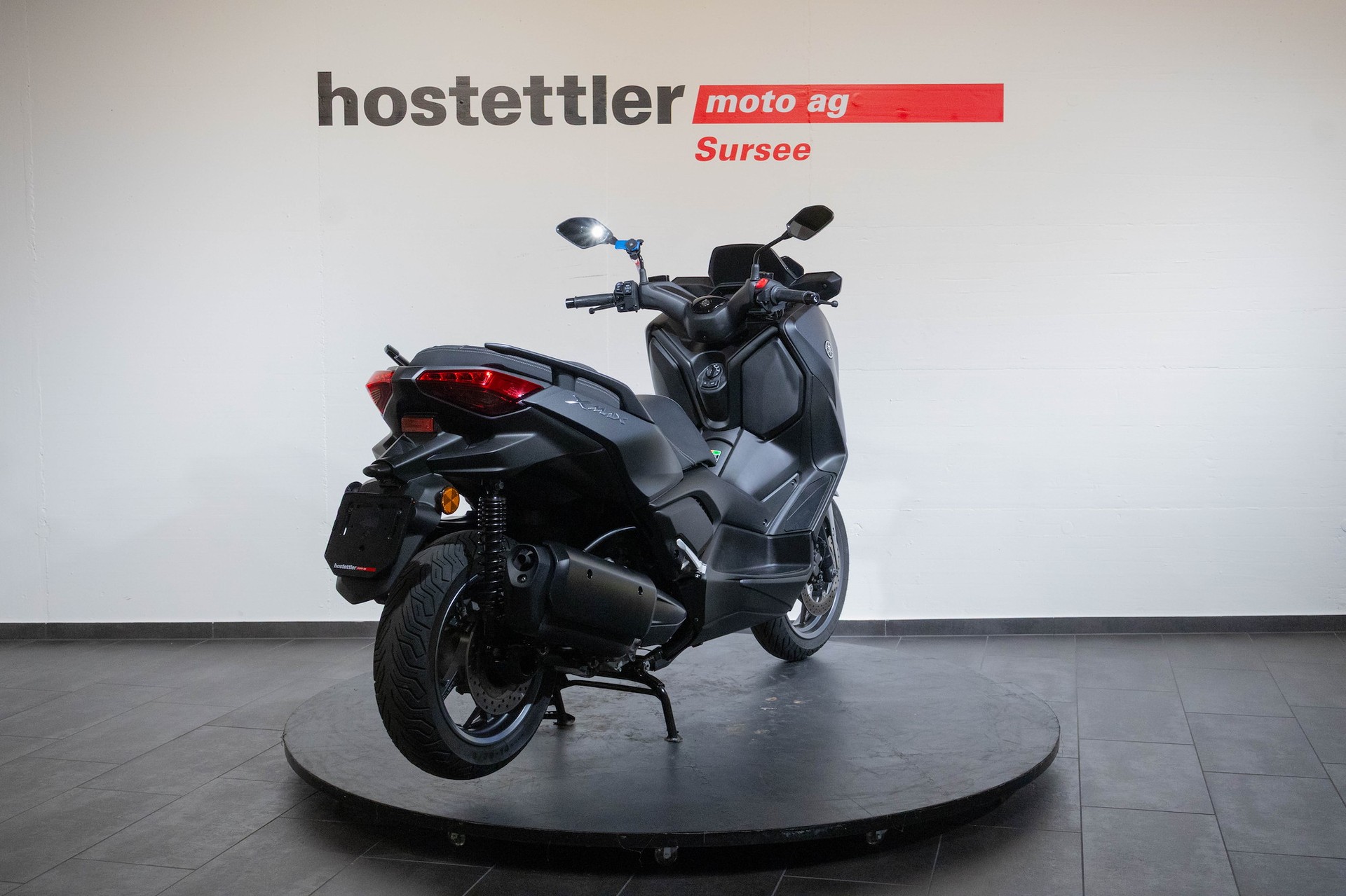 YAMAHA XMAX 300-showroom-element-3