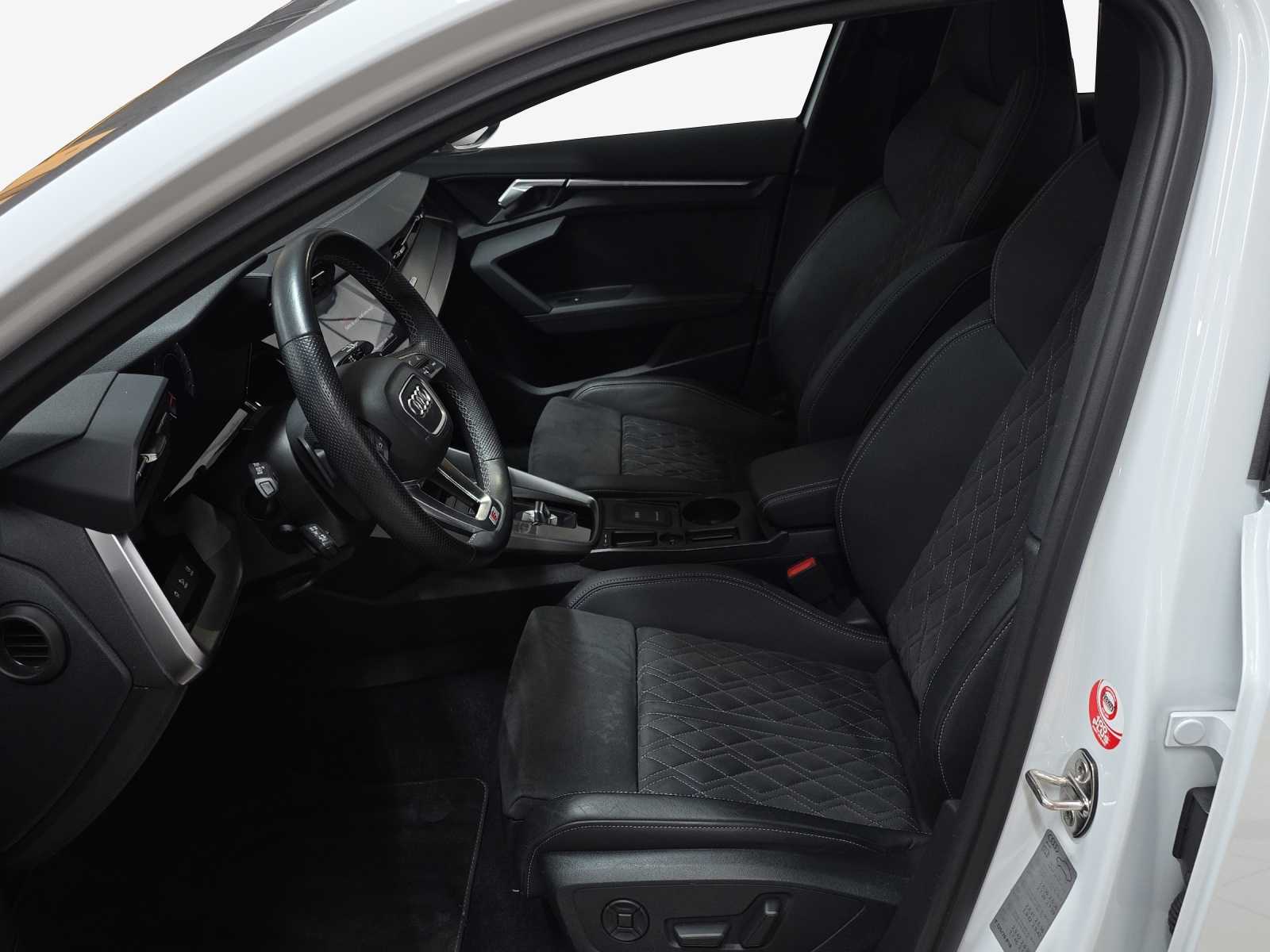 AUDI A3 Sportback 40 TFSI S line quattro S-tronic-image-7
