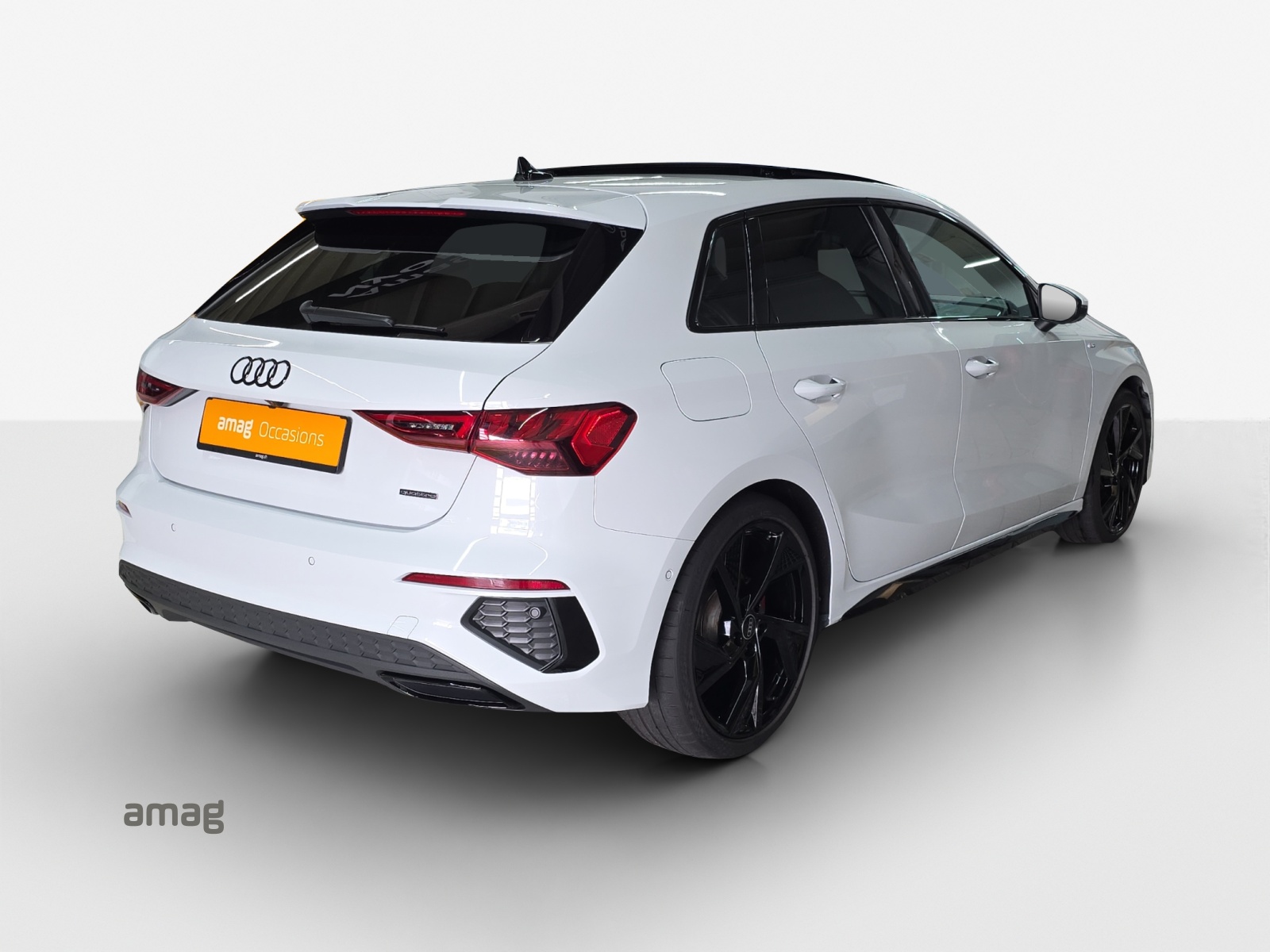 AUDI A3 Sportback 40 TFSI S line quattro S-tronic-image-4