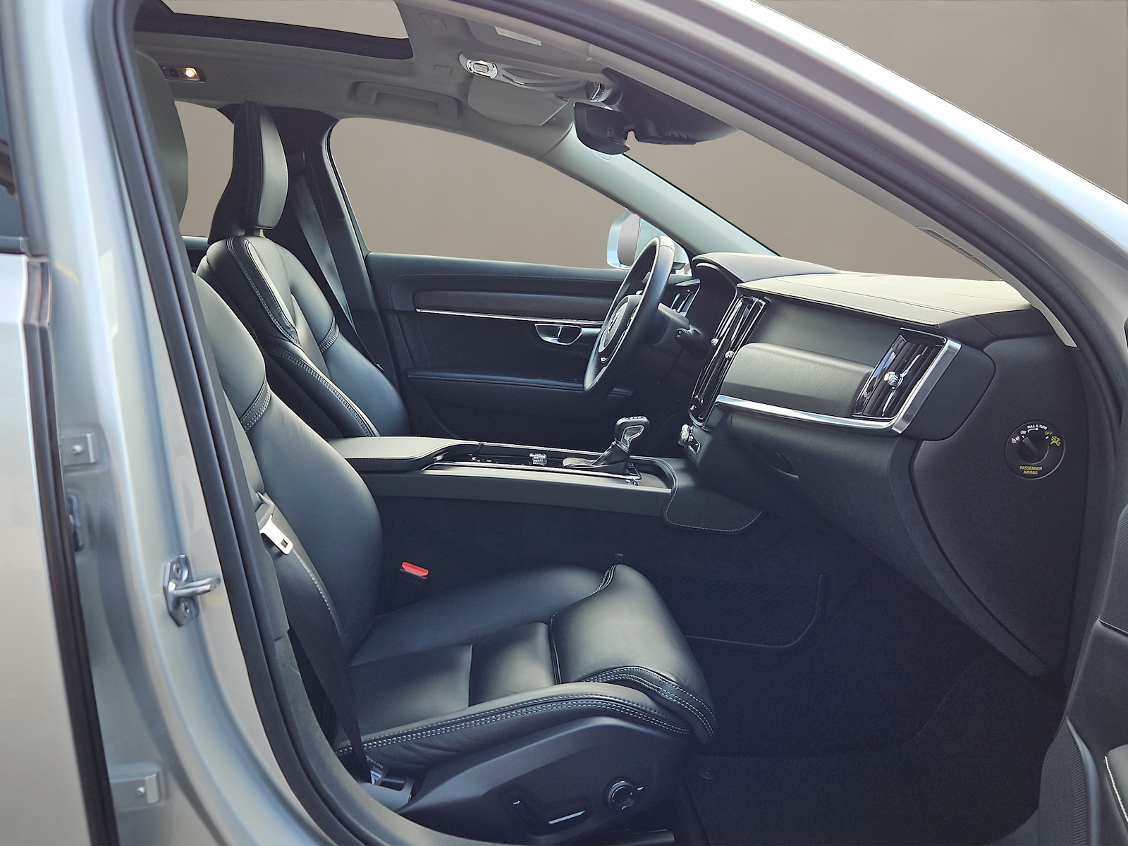 VOLVO V90 Cross Country 2.0 T5 Pro AWD-image-10